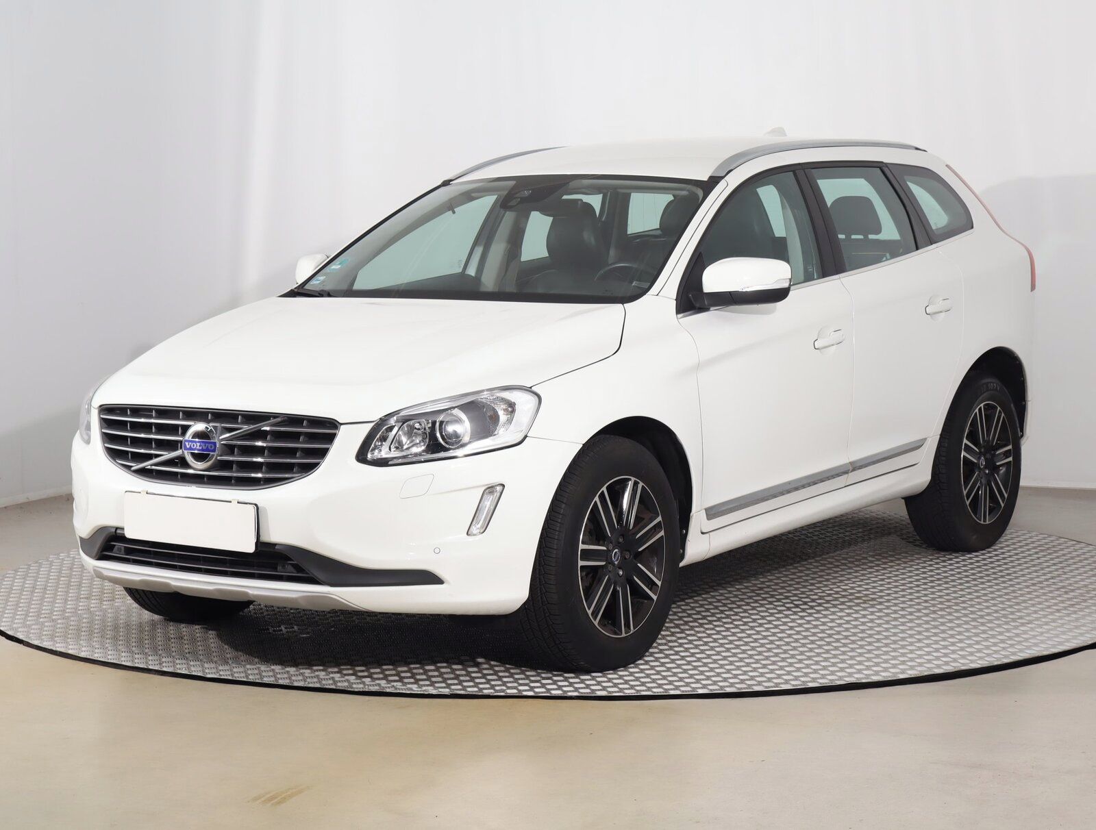 Volvo XC60, D4, Automat - fotka 2