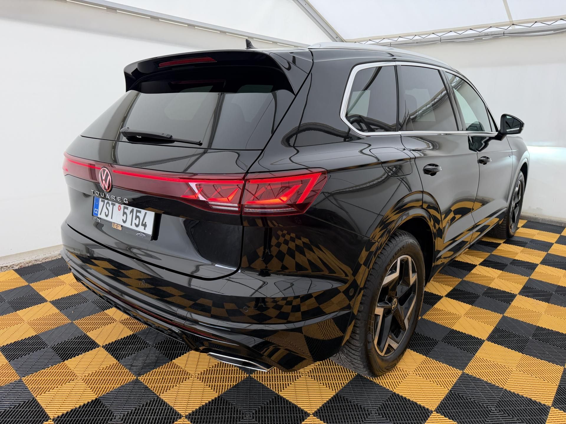 Volkswagen Touareg, 3.0Tdi*1-MAJ*DPH*HUD*R-LINE* - fotka 5
