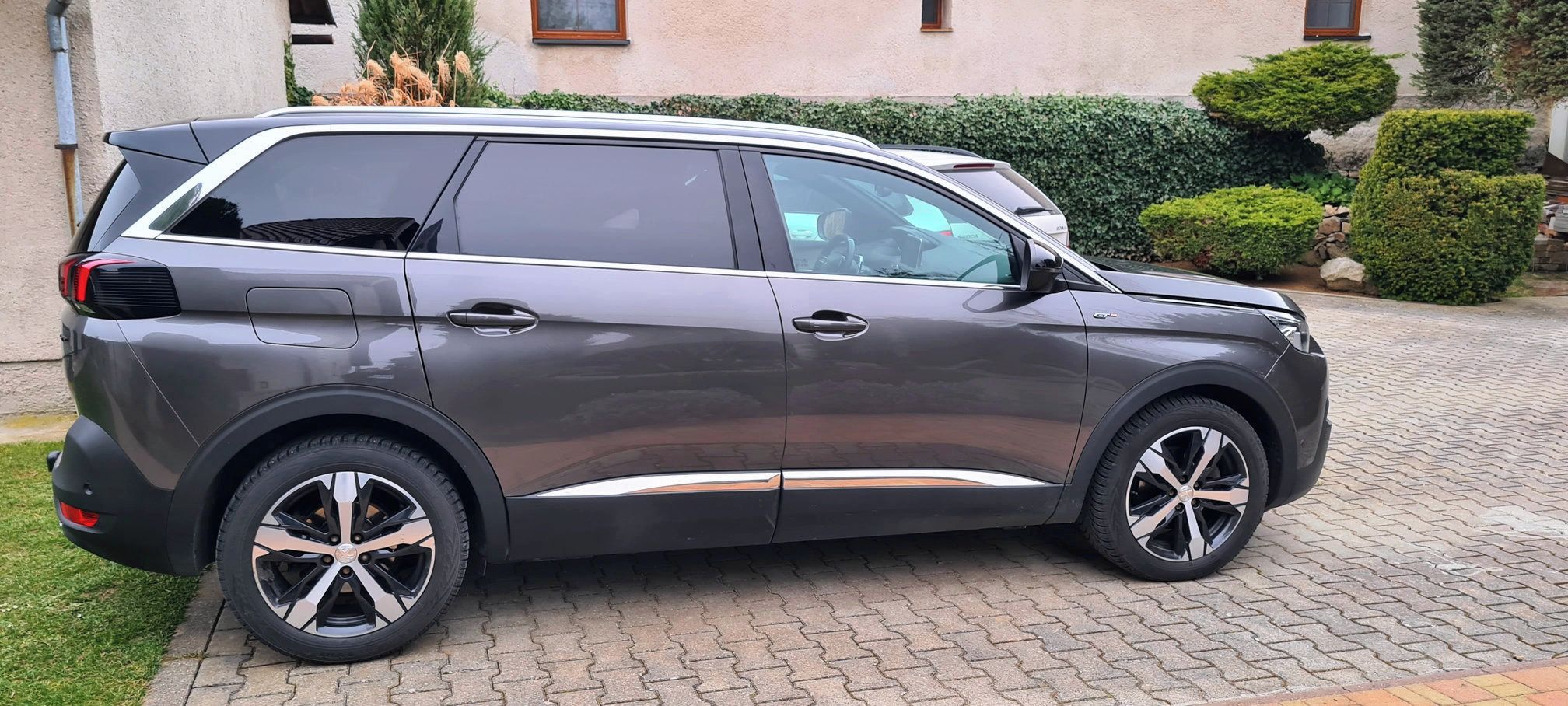 Peugeot 5008, GT 2.0,130 kW, 7-místné, tažné - fotka 5