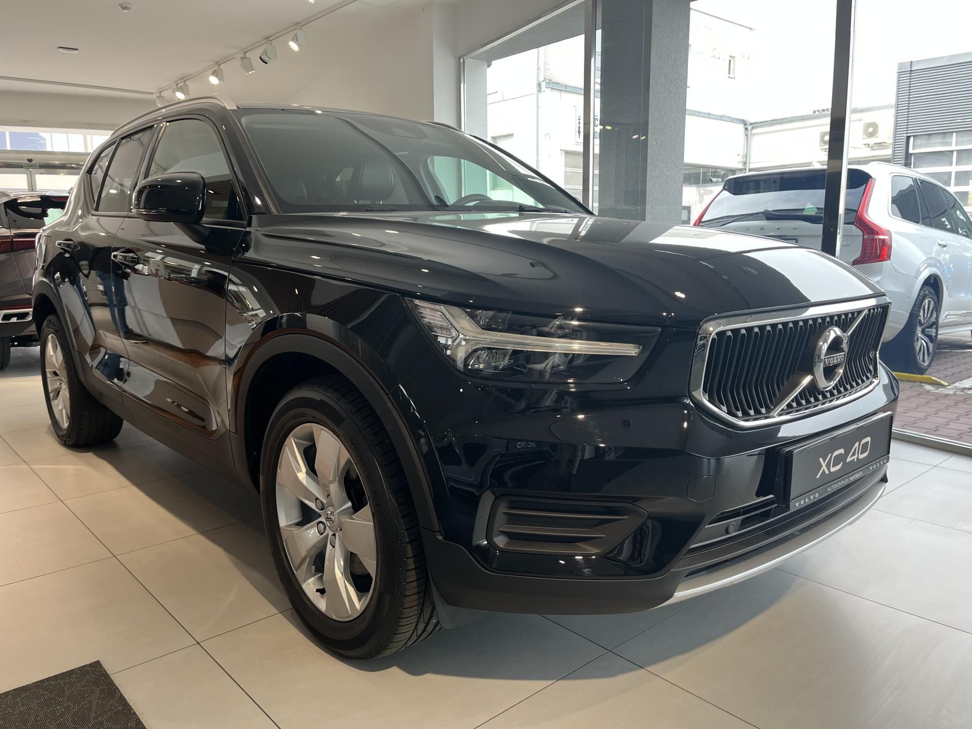 Volvo XC40, D3 AWD MOMENTUM - fotka 3