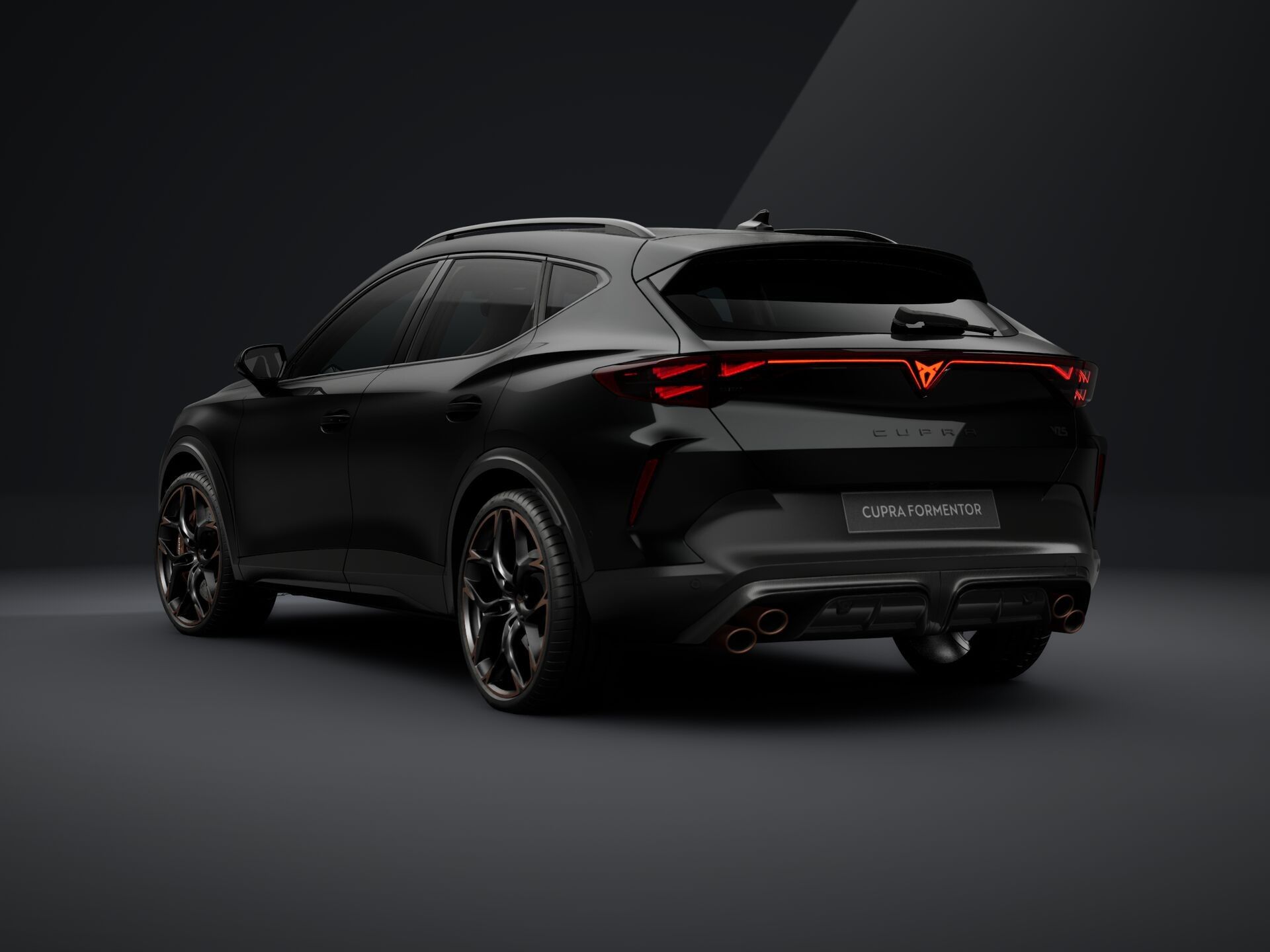 Cupra Formentor, VZ5 2.5 TSI 390k DSG 4WD - fotka 4