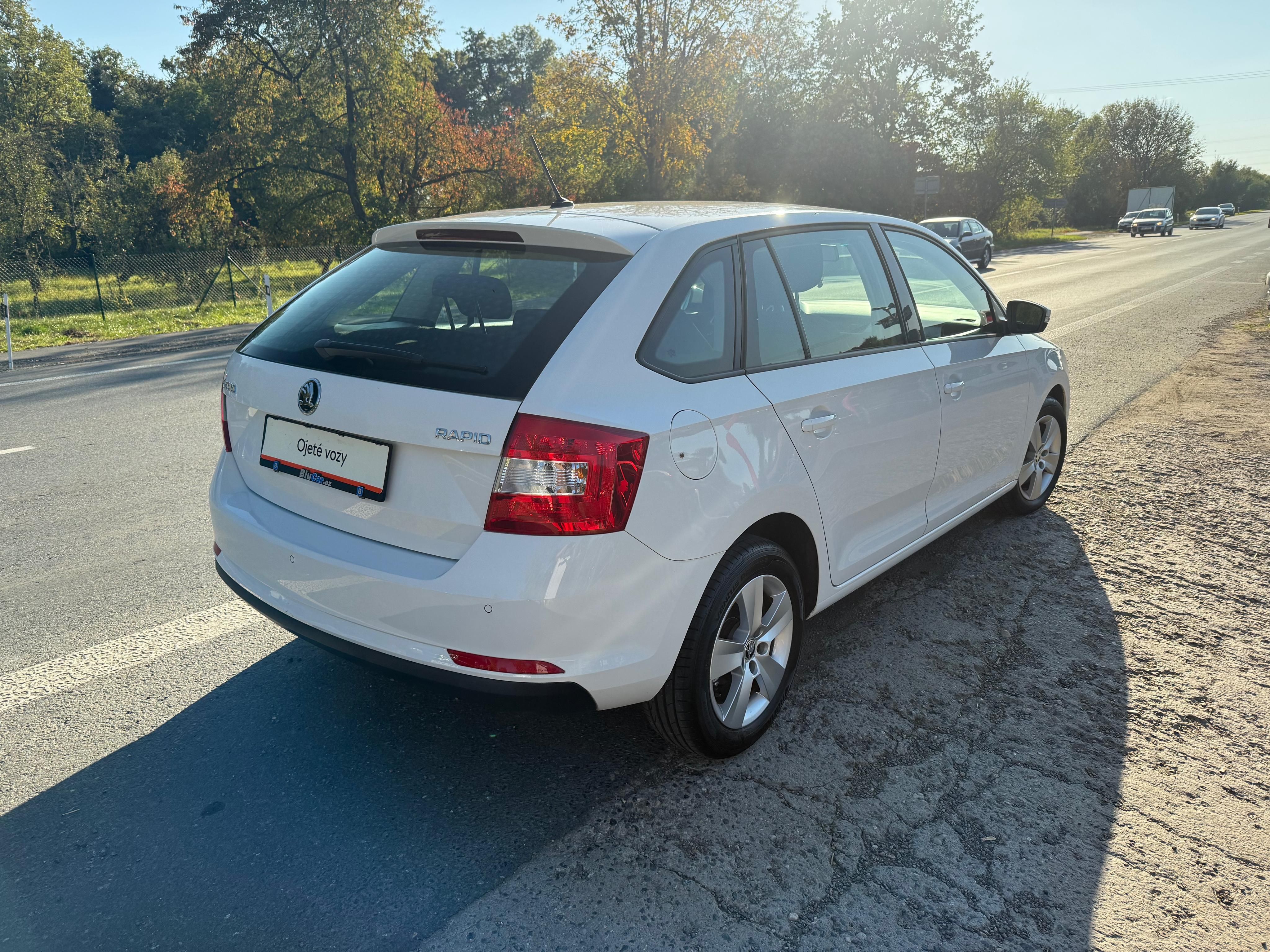 Škoda Rapid, 1.2 TSi 81kW Ambiente ČR - fotka 5