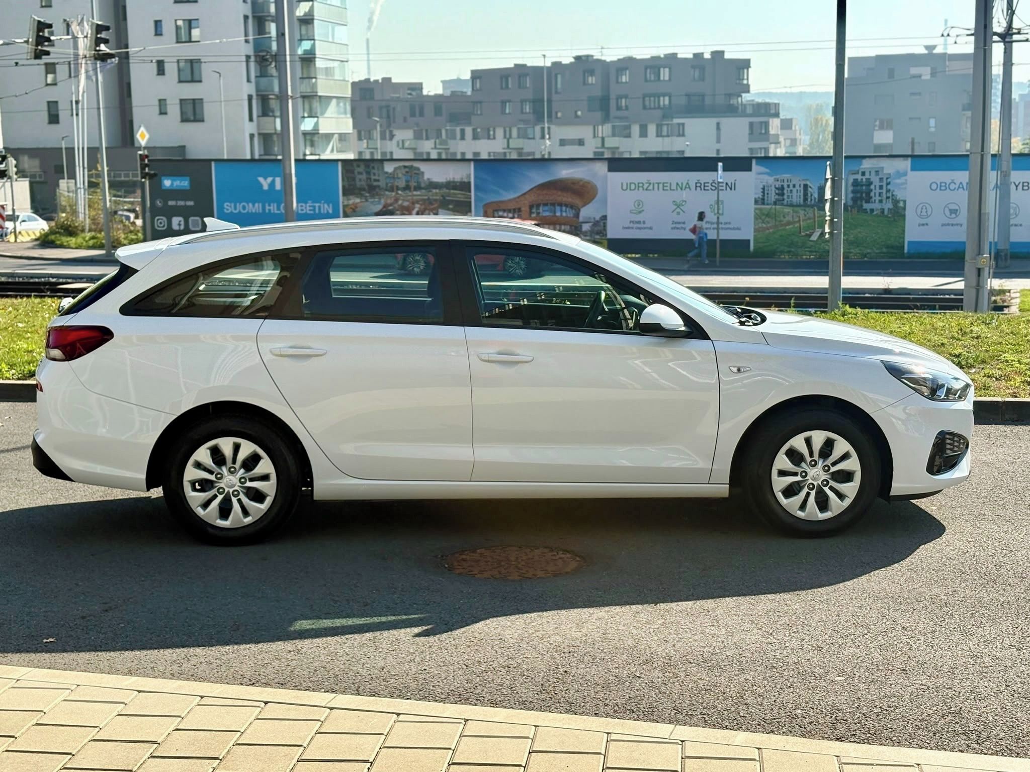 Hyundai i30, Hyundai I30combi 1,5PDE M1 - fotka 4