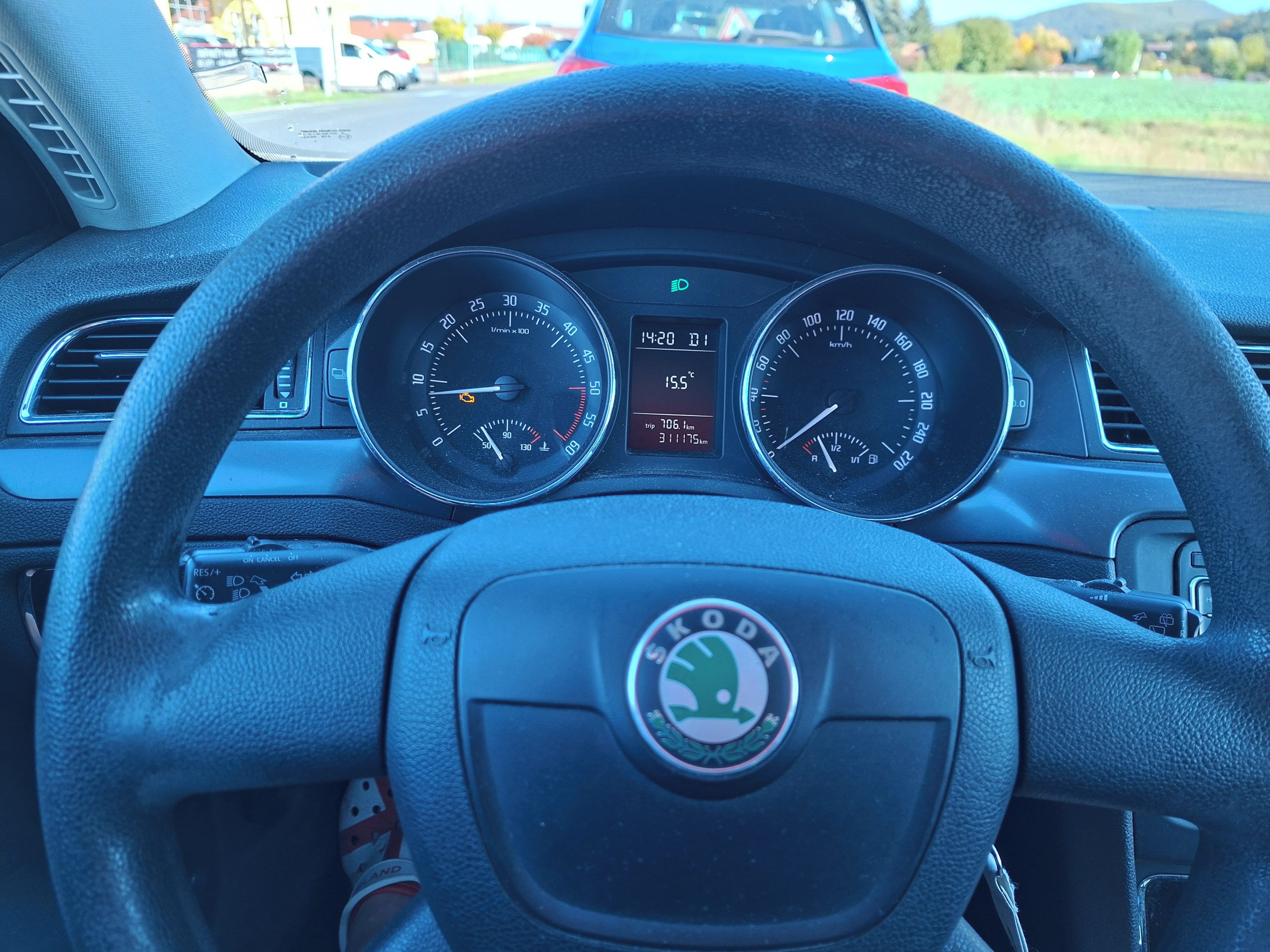 Škoda Superb, 2.0 tdi - fotka 5