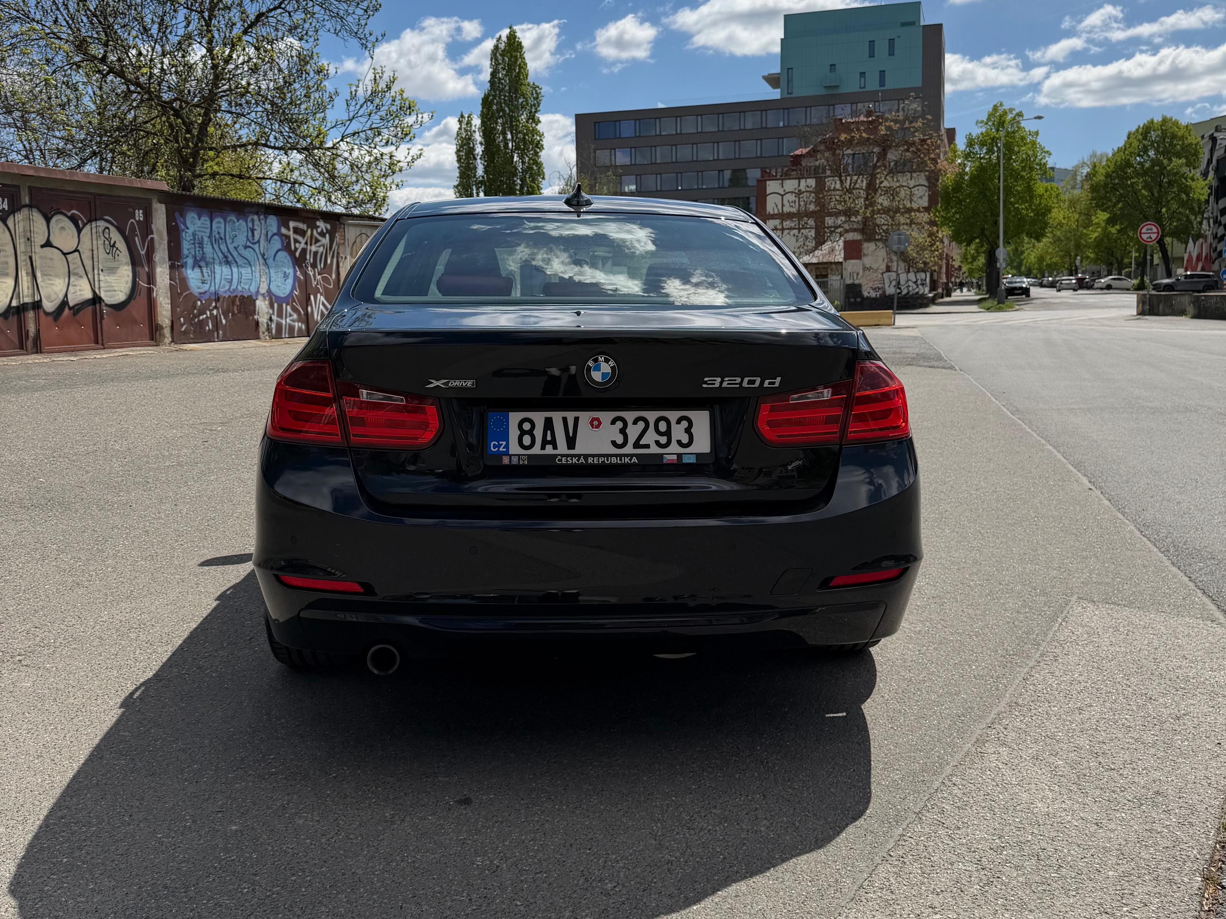 BMW Řada 3, 320d F30 xDrive HUD Kůže - fotka 5