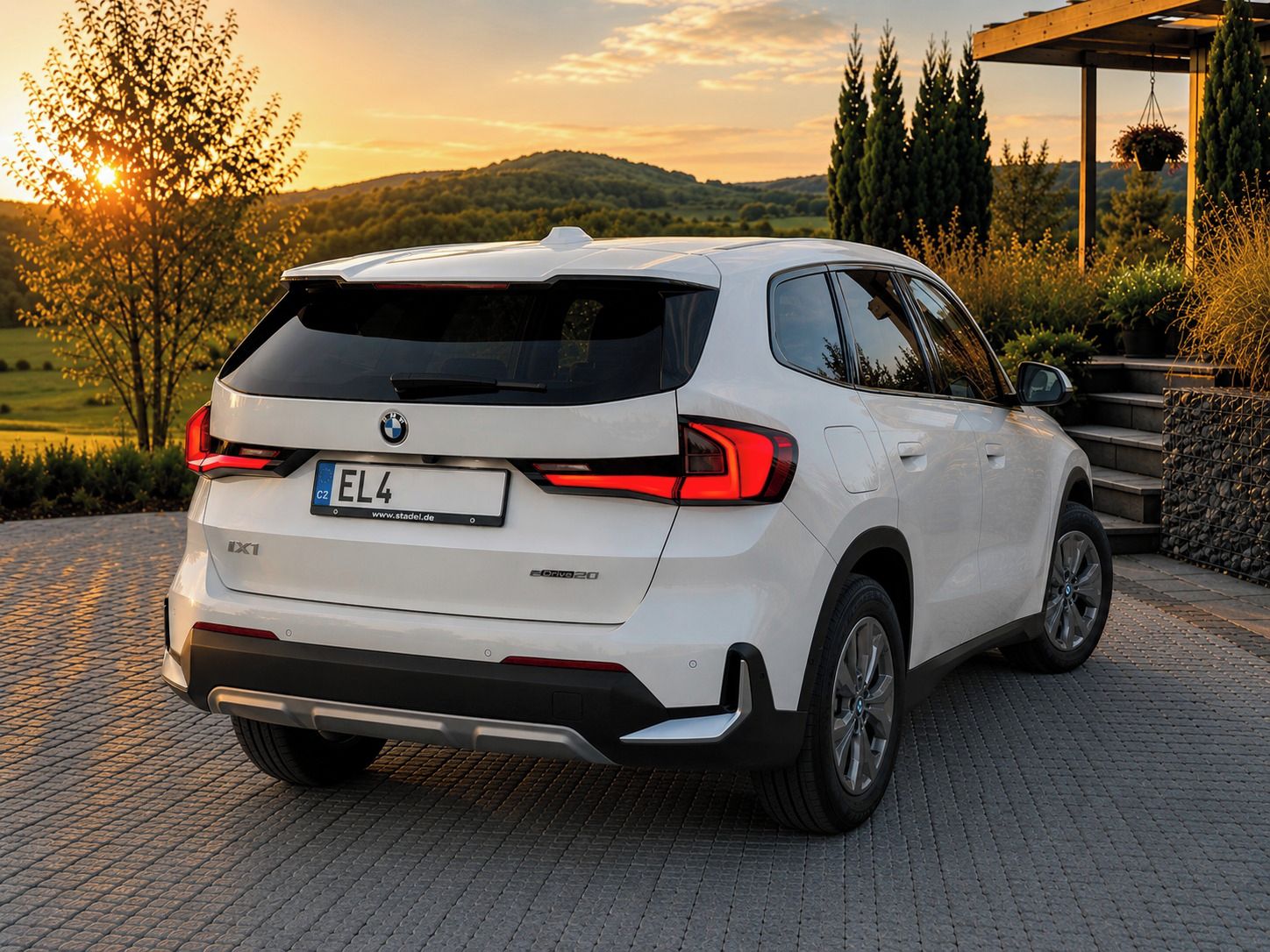 BMW iX1, eDrive20, ZÁRUKA, TOP stav - fotka 3