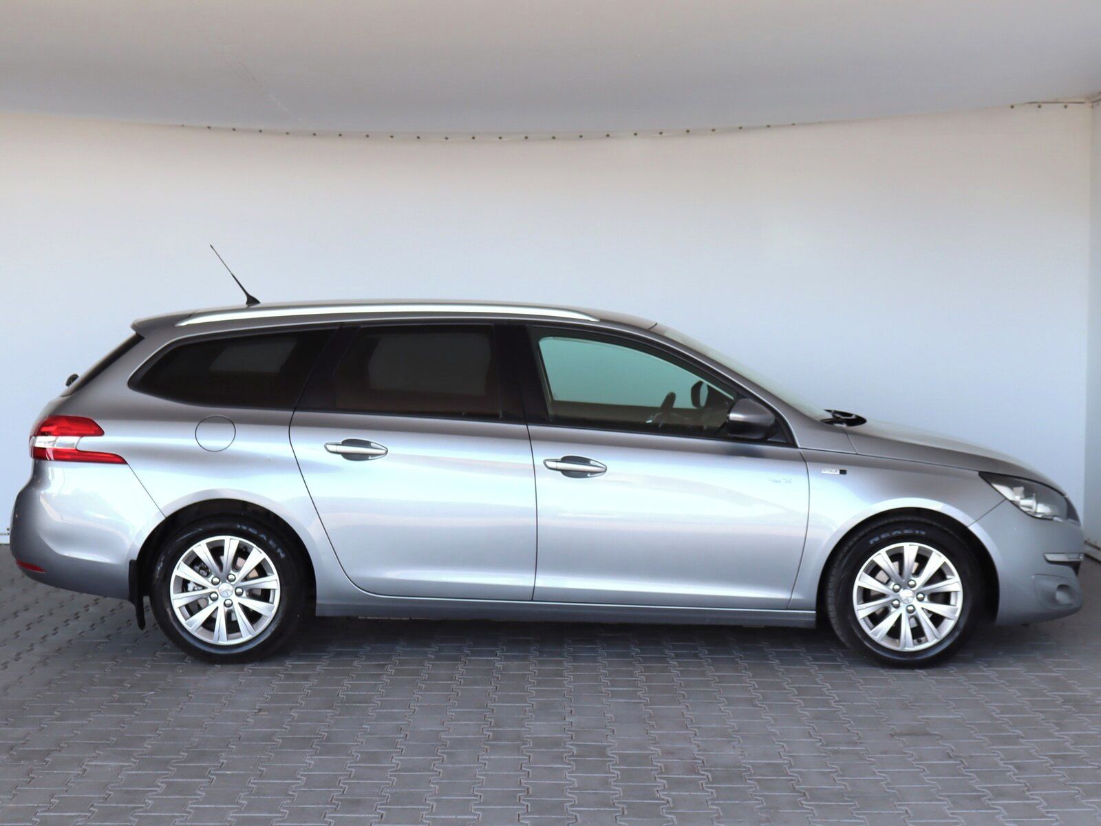 Peugeot 308, 1.6 BlueHDi, Serv.kniha - fotka 6