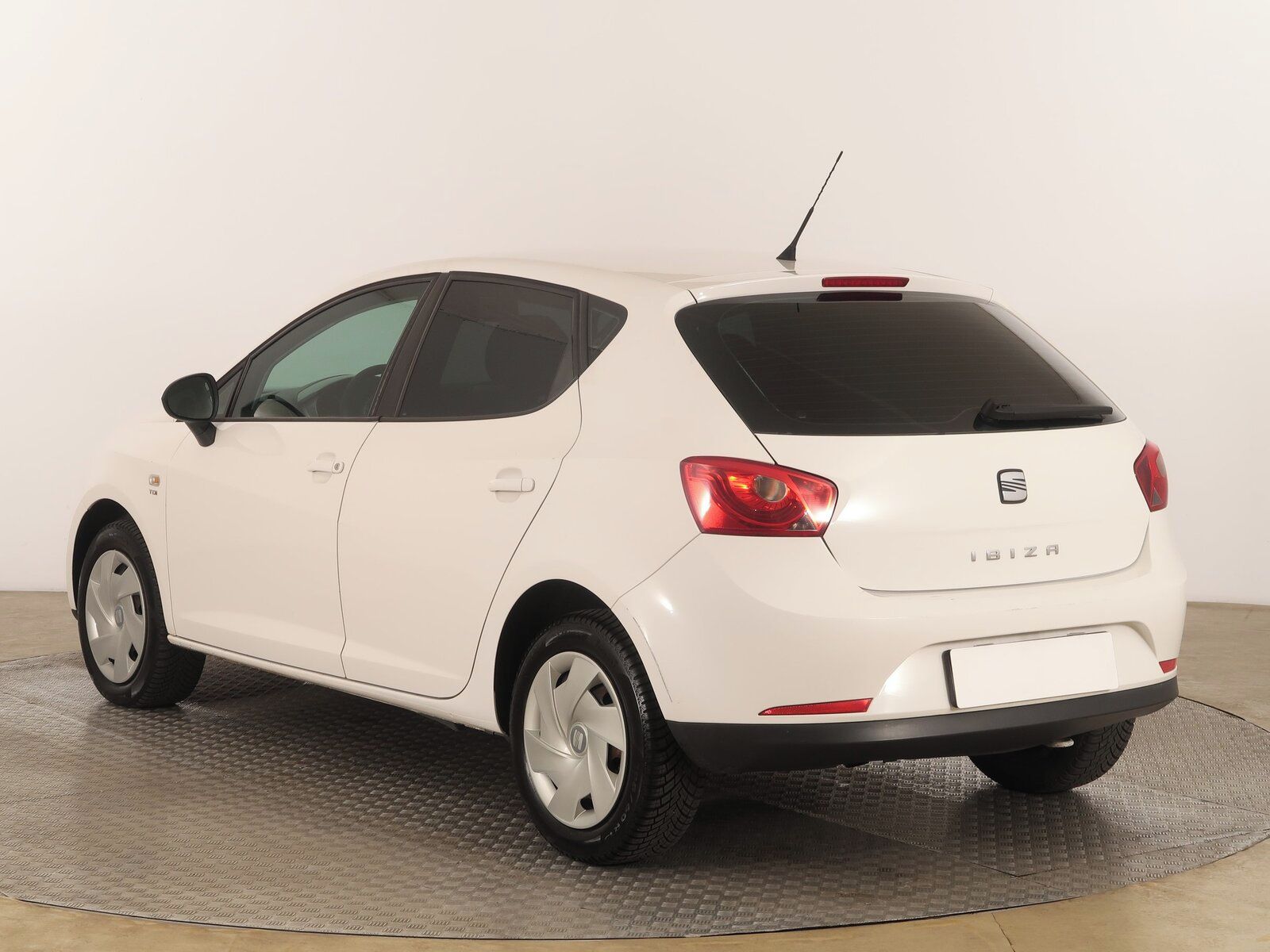 Seat Ibiza, 1.6 TDI, Serv.kniha, po STK - fotka 4