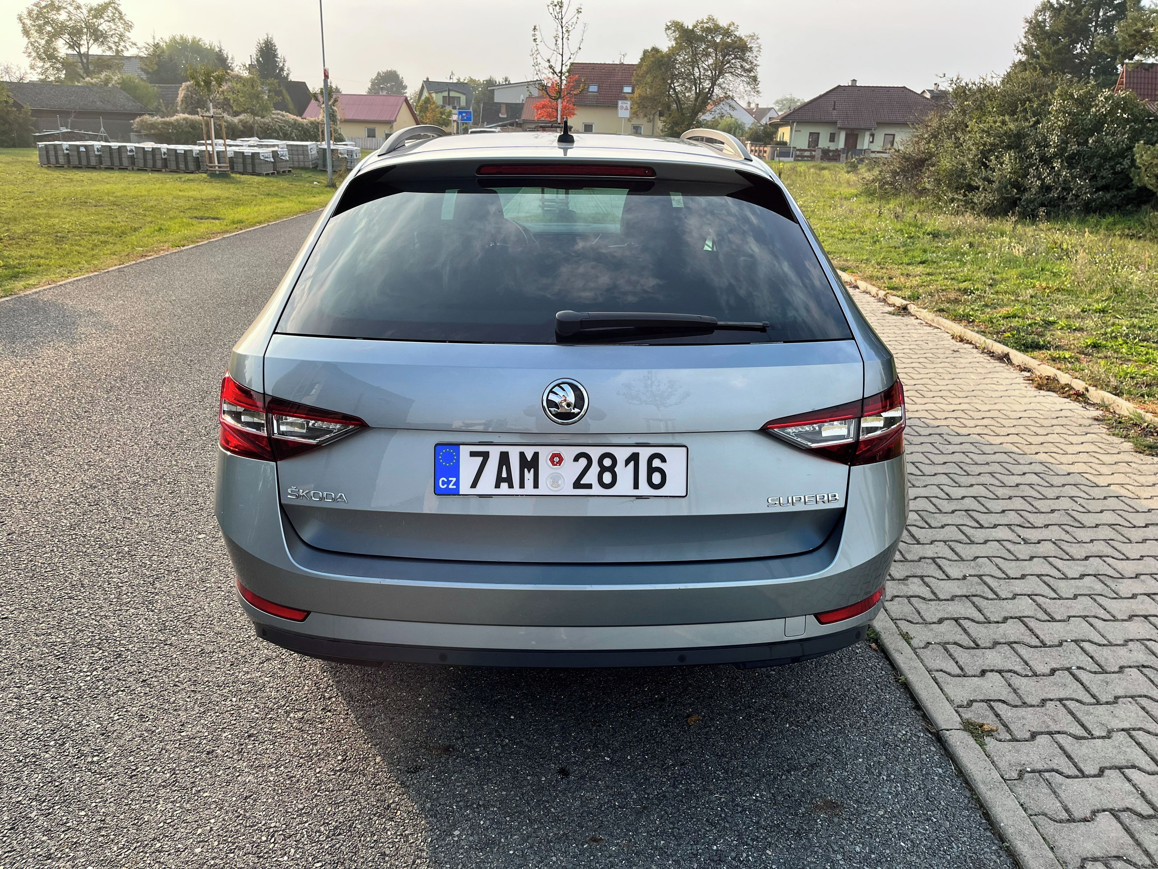 Škoda Superb, 2,0 TDI DSG, CZ - fotka 4