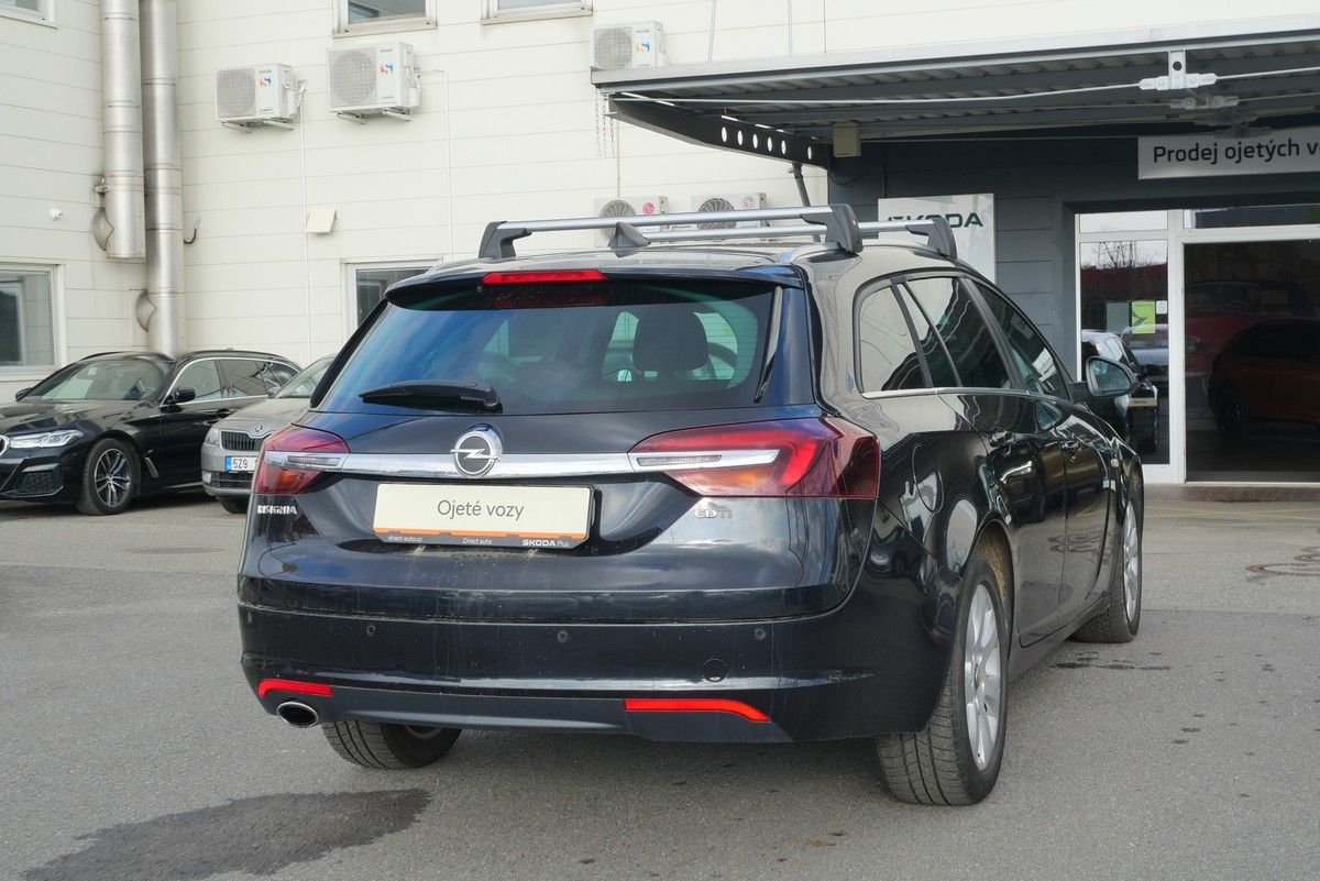 Opel Insignia, 2.0 CDTI 125 kW Sports Tourer - fotka 2