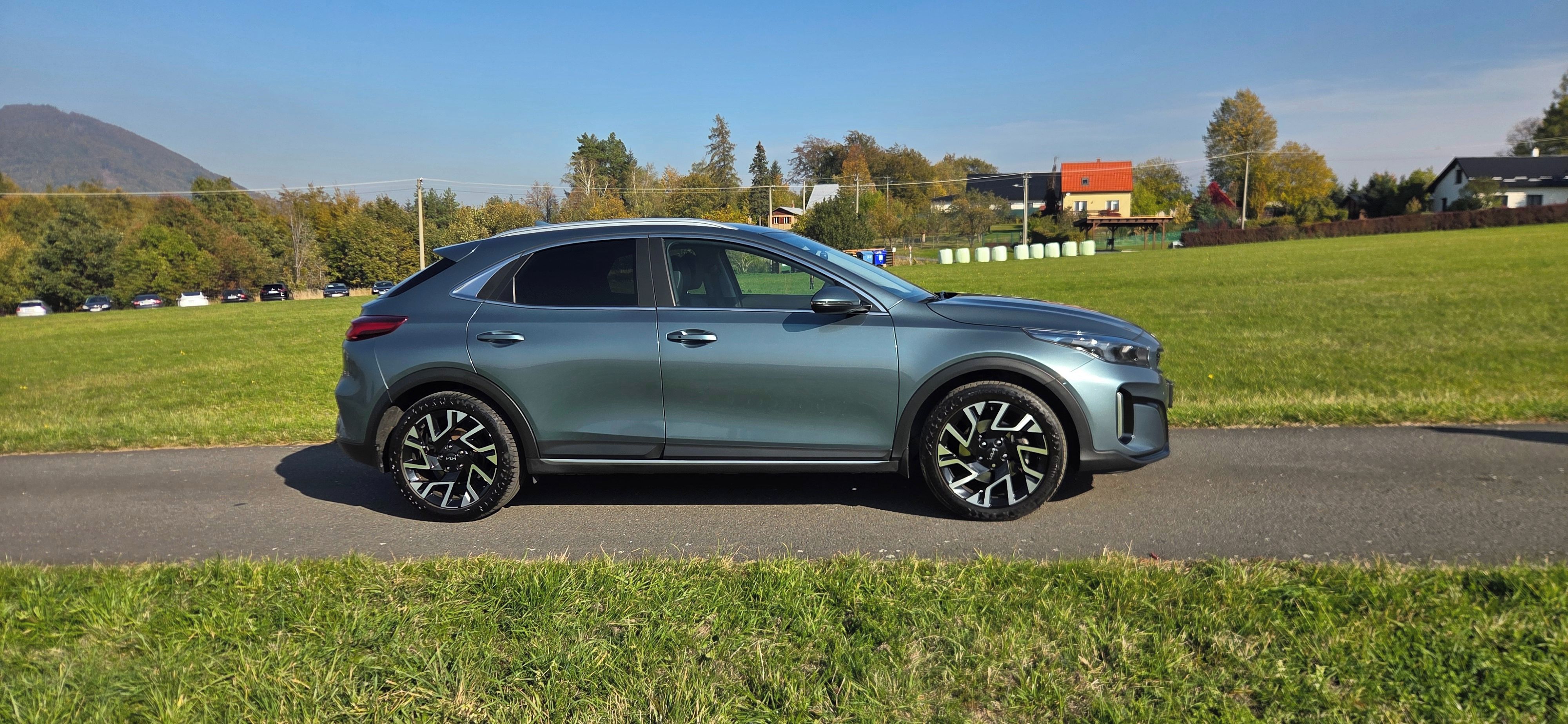 Kia XCee´d, 1.5 T-GDi 117kw 7DCT, TOP - fotka 3