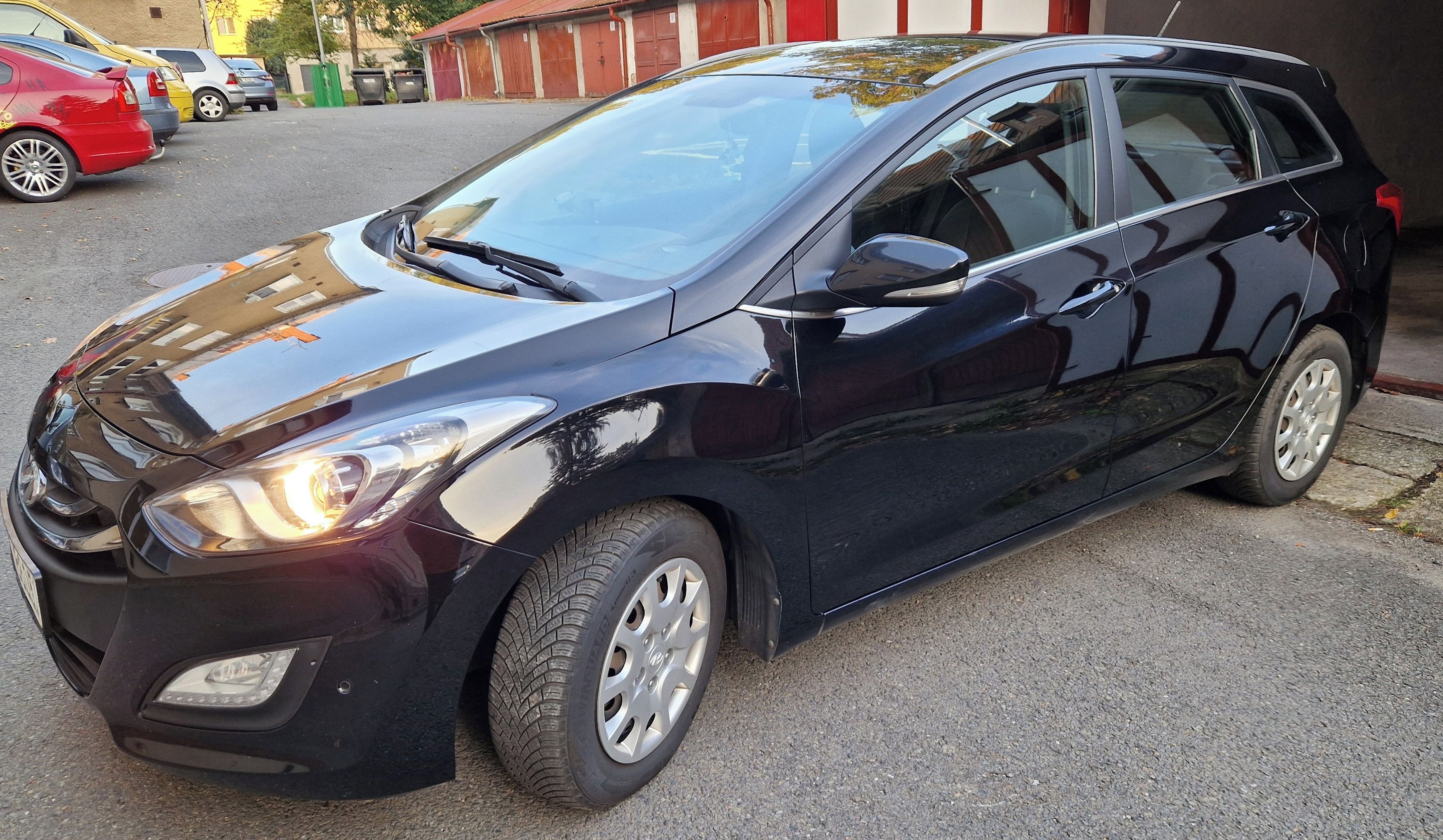 Hyundai i30, 1,6 CDRi - fotka 2