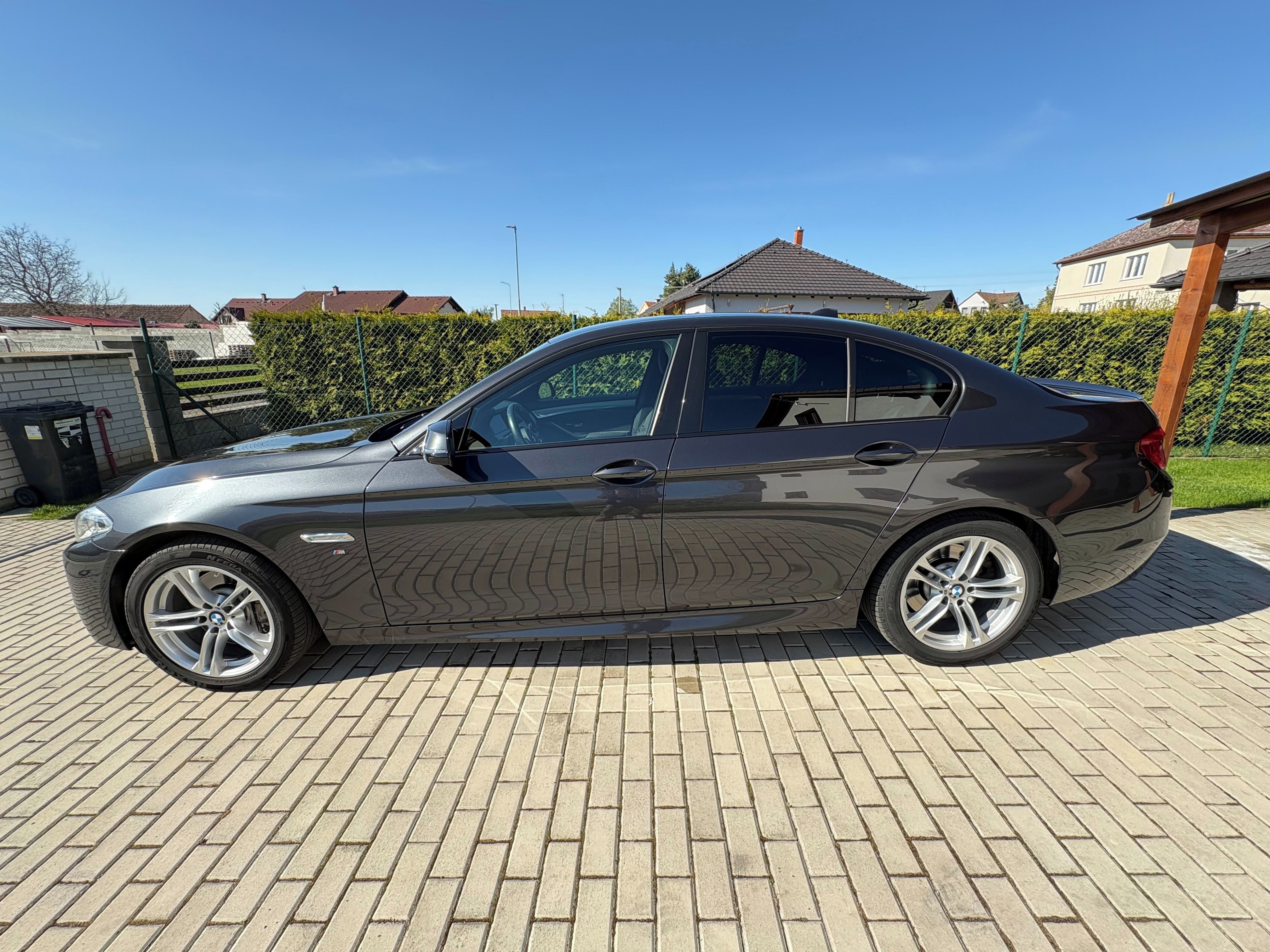 BMW Řada 5, 530d xDrive M packet - fotka 3