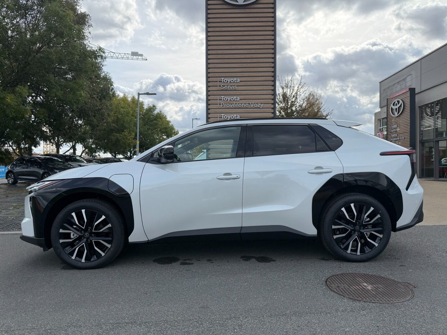 Toyota bZ4X, Executive 73.1 kWh - fotka 3