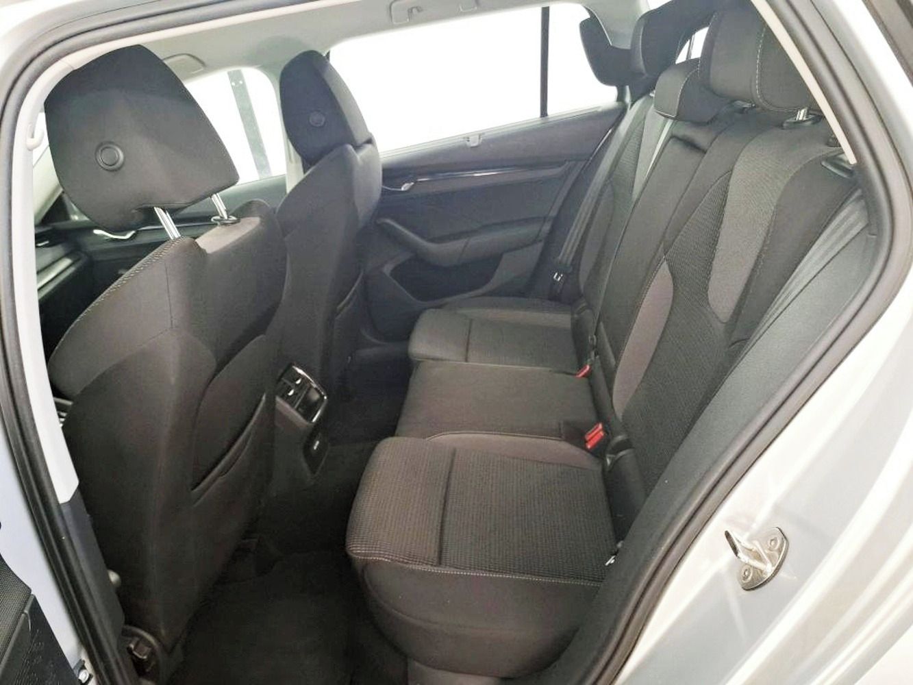 Škoda Octavia, 2.0 TDi (110 kW), 109 tis. km - fotka 6