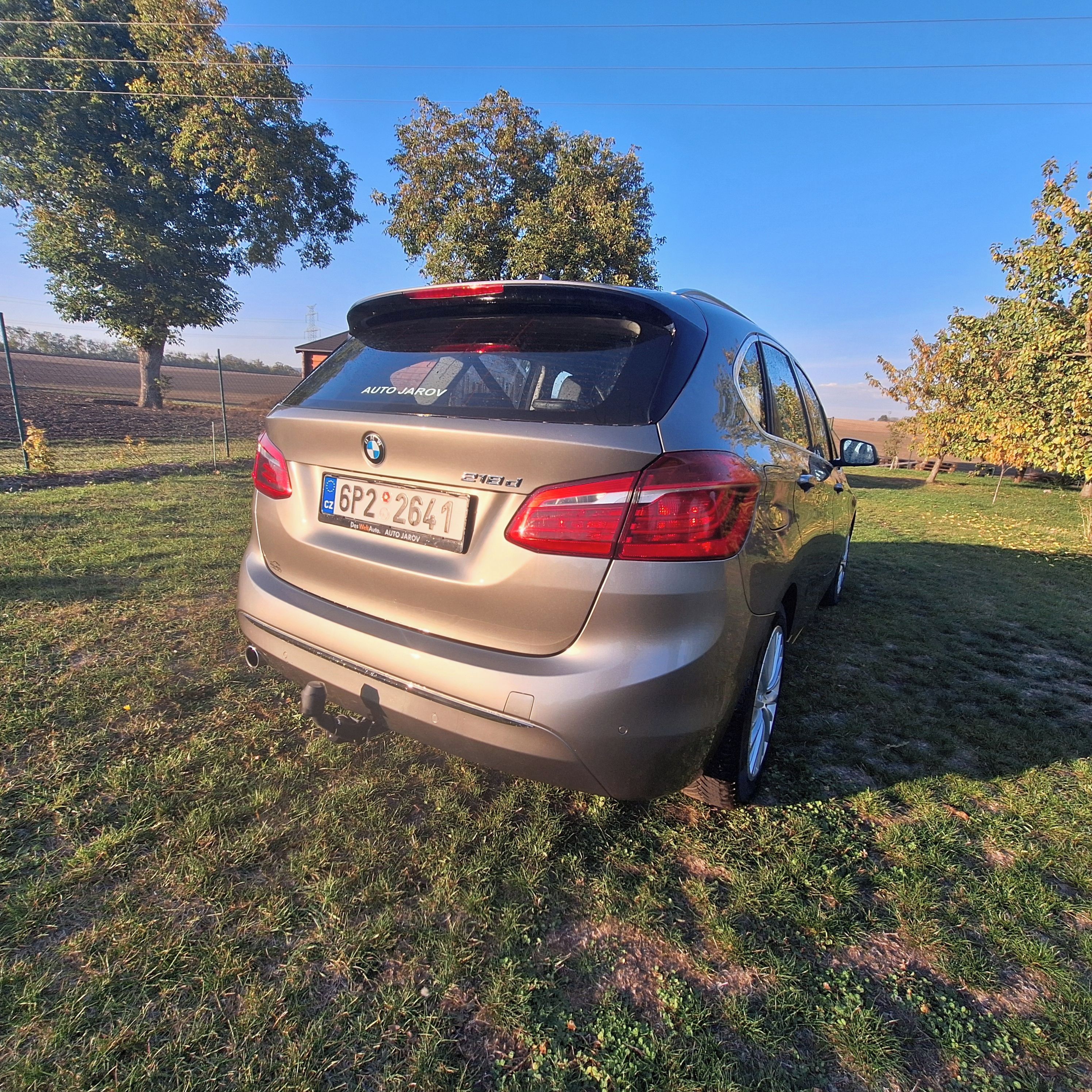 BMW Řada 2, BMW 218 D LUXURY LINE - fotka 3