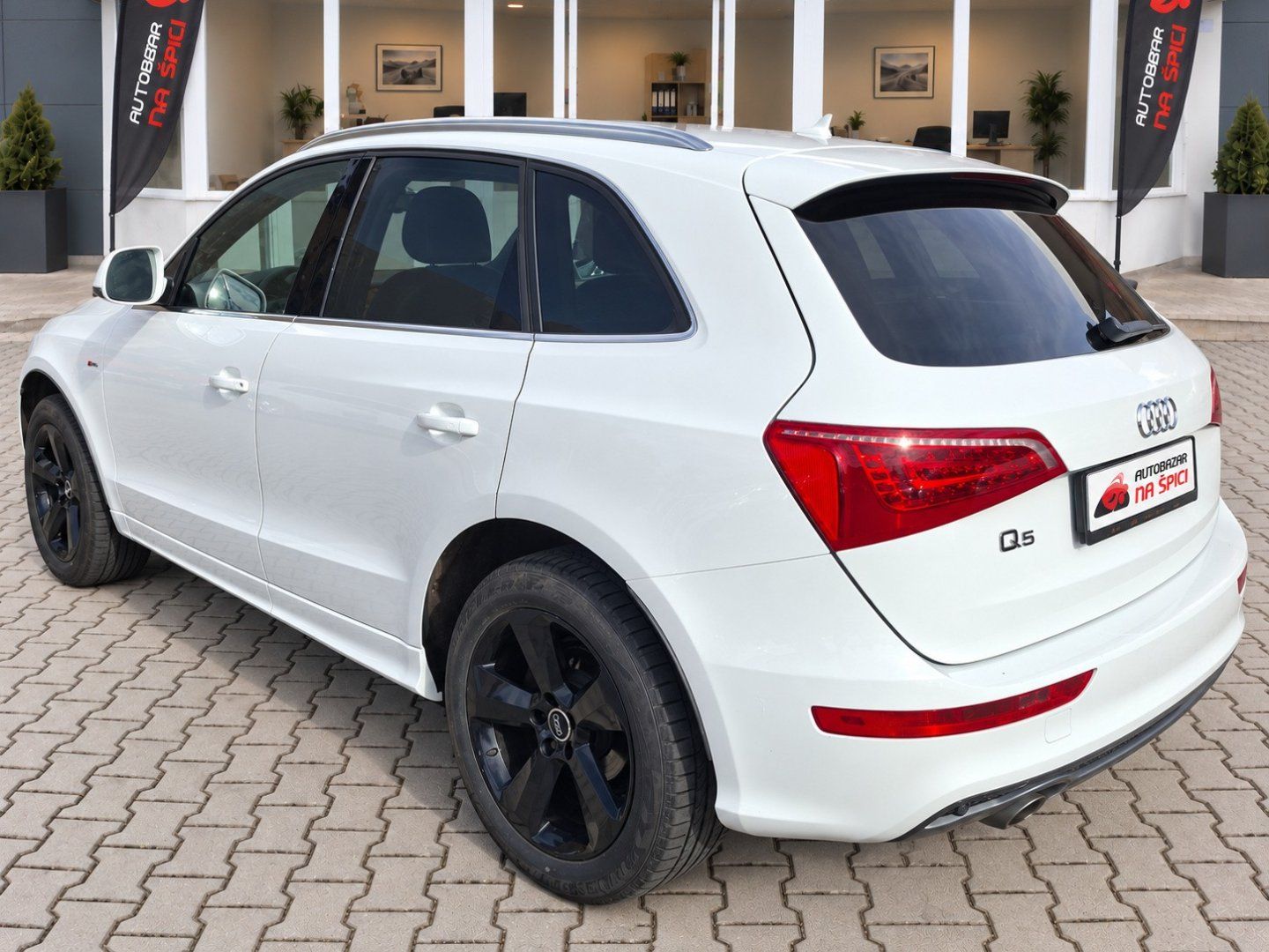 Audi Q5, 2.0TDI 125kW S-LINE QUATTRO - fotka 6
