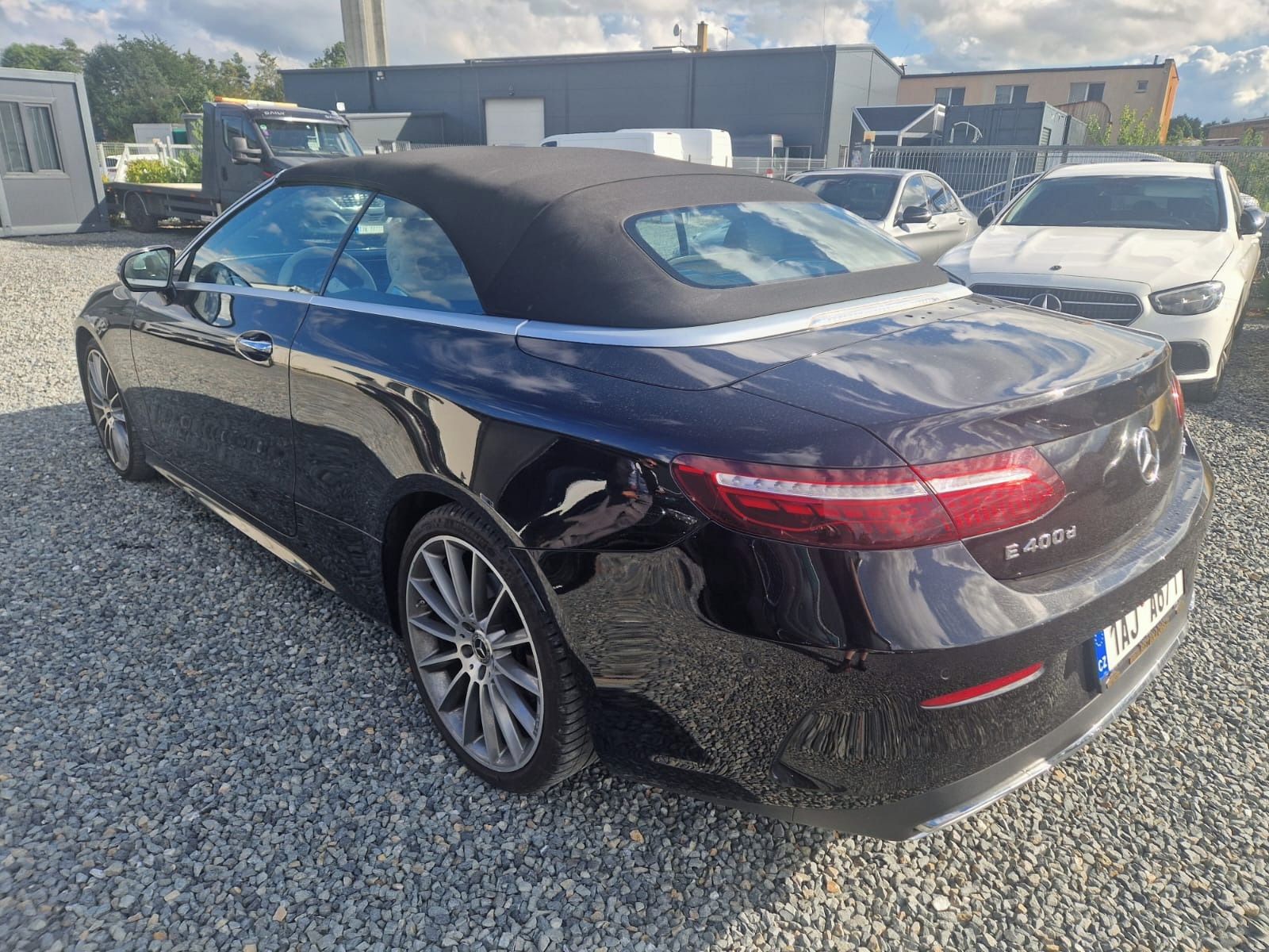 Mercedes-Benz Třídy E, Mercedes BENZ E400 Cabrio 4M - fotka 4
