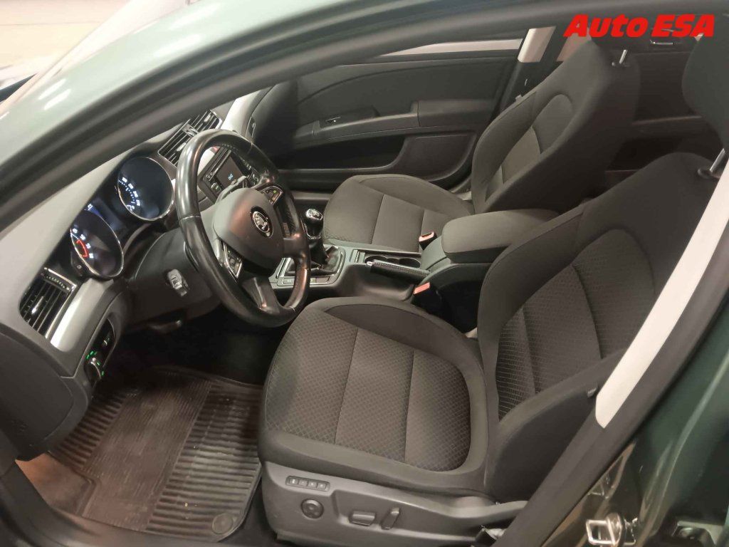 Škoda Superb, 2.0 TDi,1.maj,servis.kniha - fotka 3