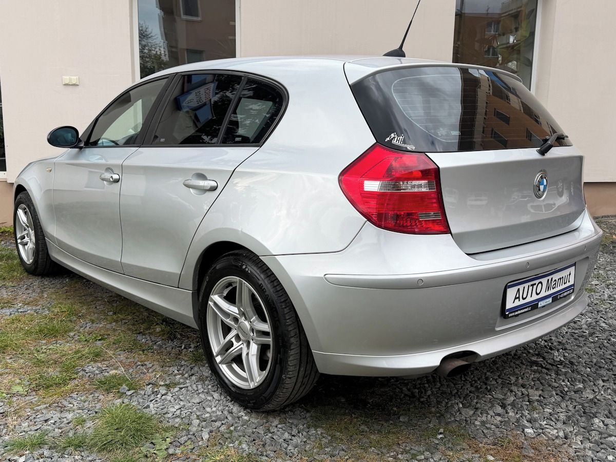 BMW Řada 1, 116i 90kW, pěkný stav - fotka 4