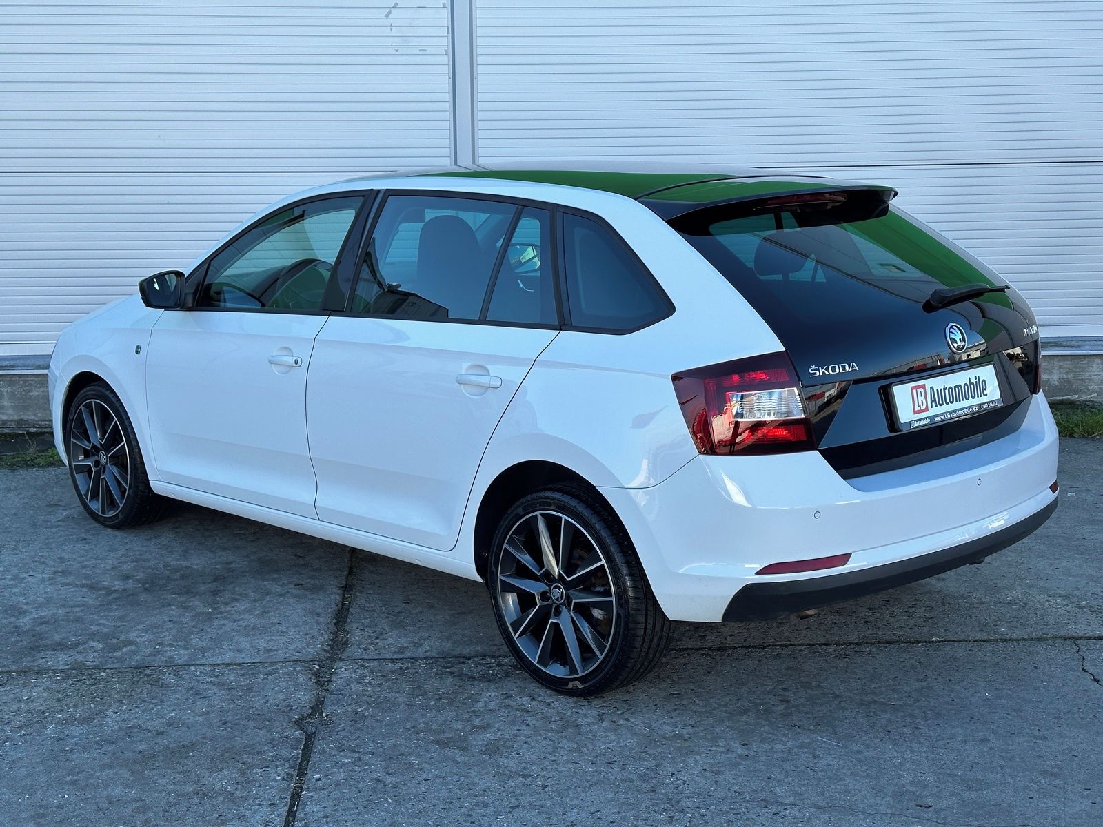 Škoda Rapid, 1.4TSi DSG PANORAMA PDC ALU17 - fotka 6