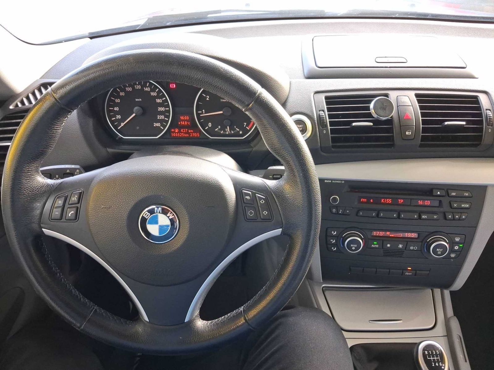 BMW Řada 1, 116i, Serv.kniha, Xenony - fotka 3
