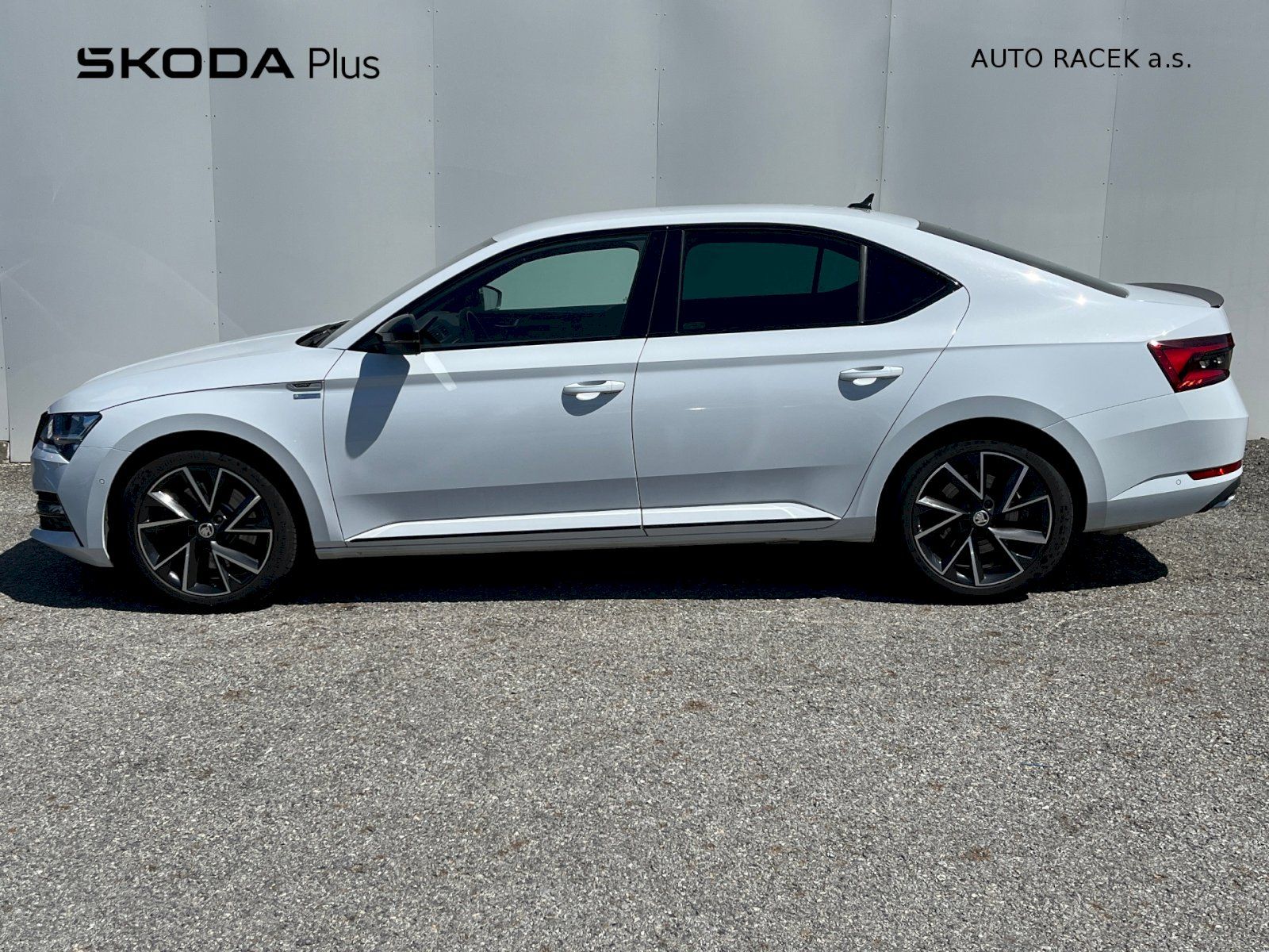Škoda Superb, 2.0 TSI 206kW SportLine 4x4 DS - fotka 3