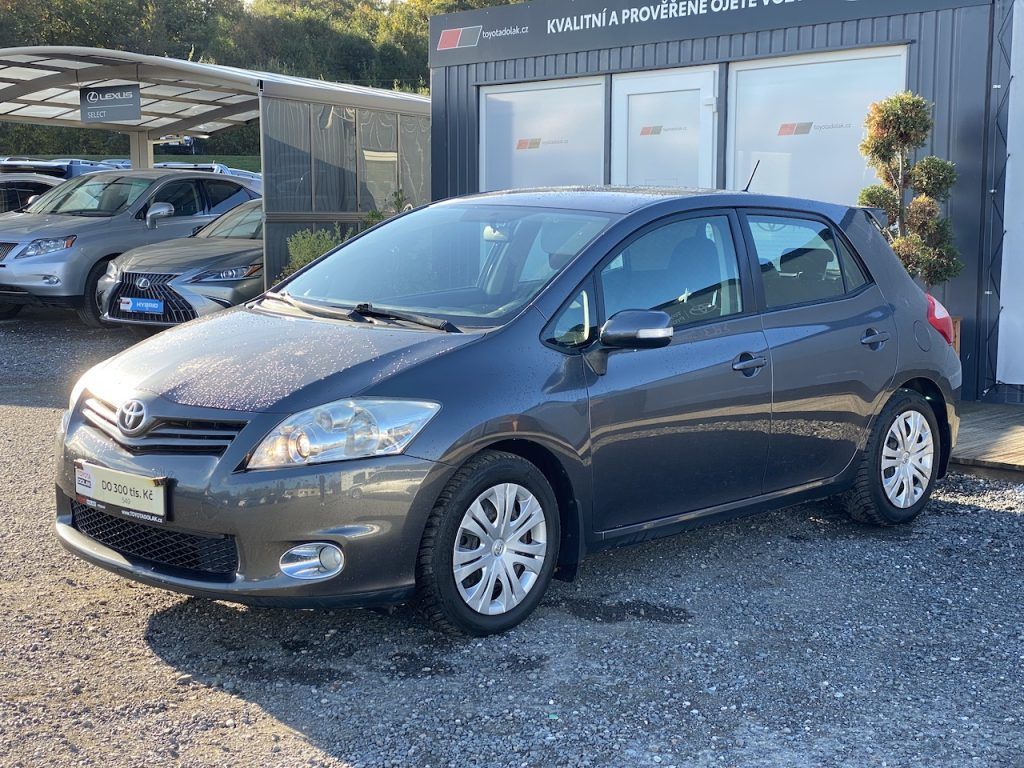 Toyota Auris, 1.6i, ČR, Luna, 2x kola - fotka 4