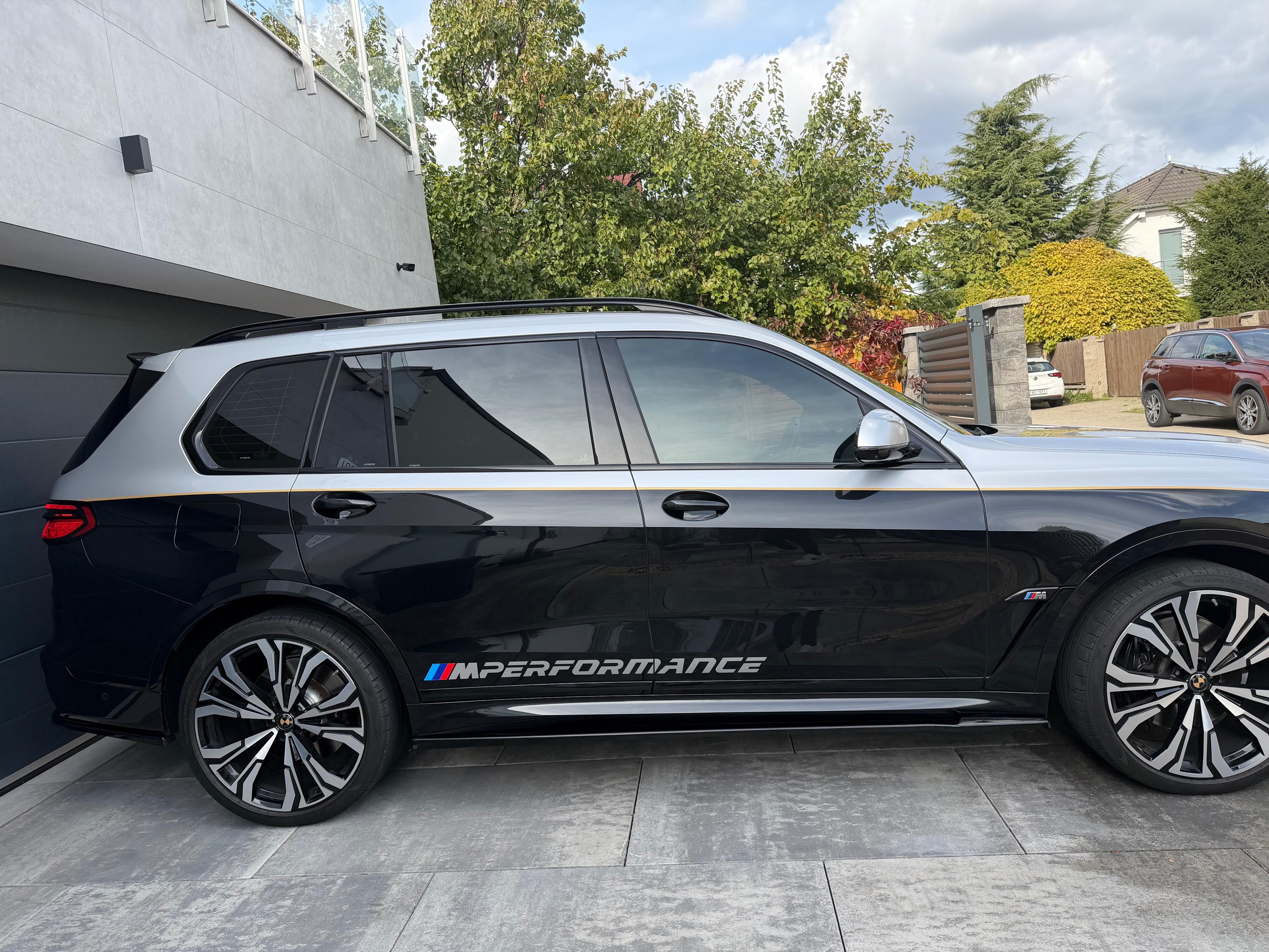 BMW X7, M60i*B&W*MASÁŽ*SKYLOUNGE*XD - fotka 6