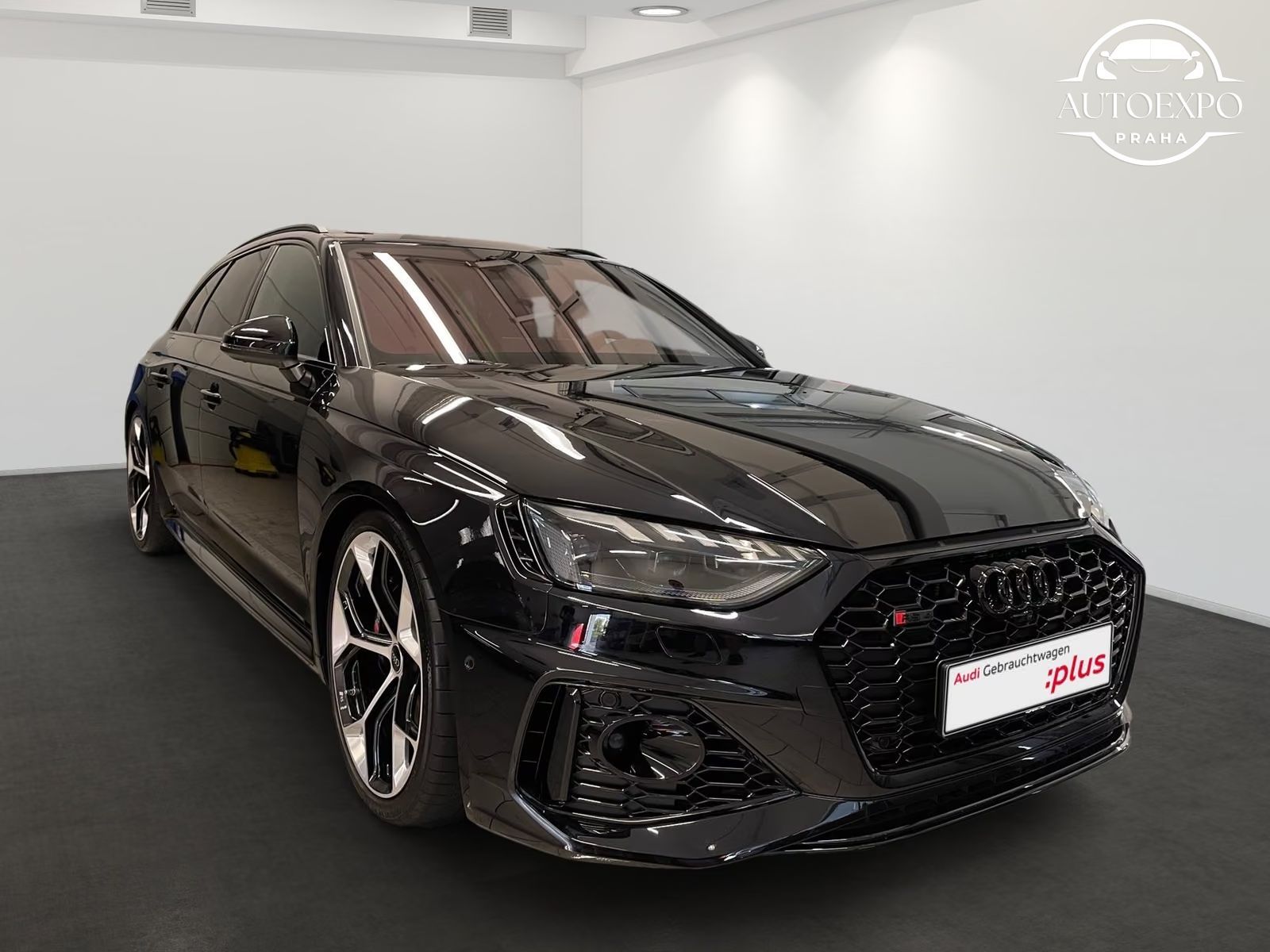 Audi RS4, RS 4 Avant 2.9 TFSI quattro * - fotka 2