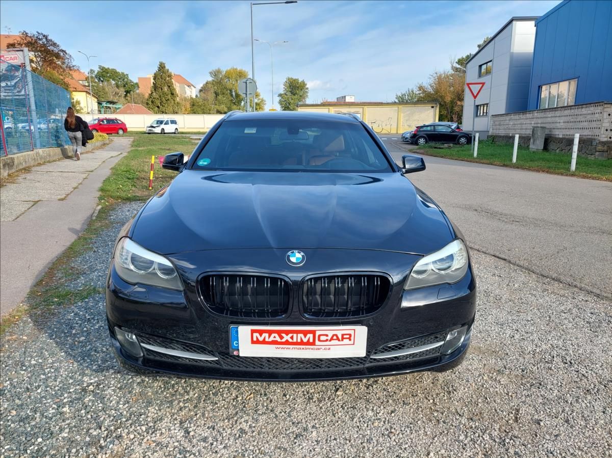 BMW Řada 5, 2,0 D  520 - fotka 2