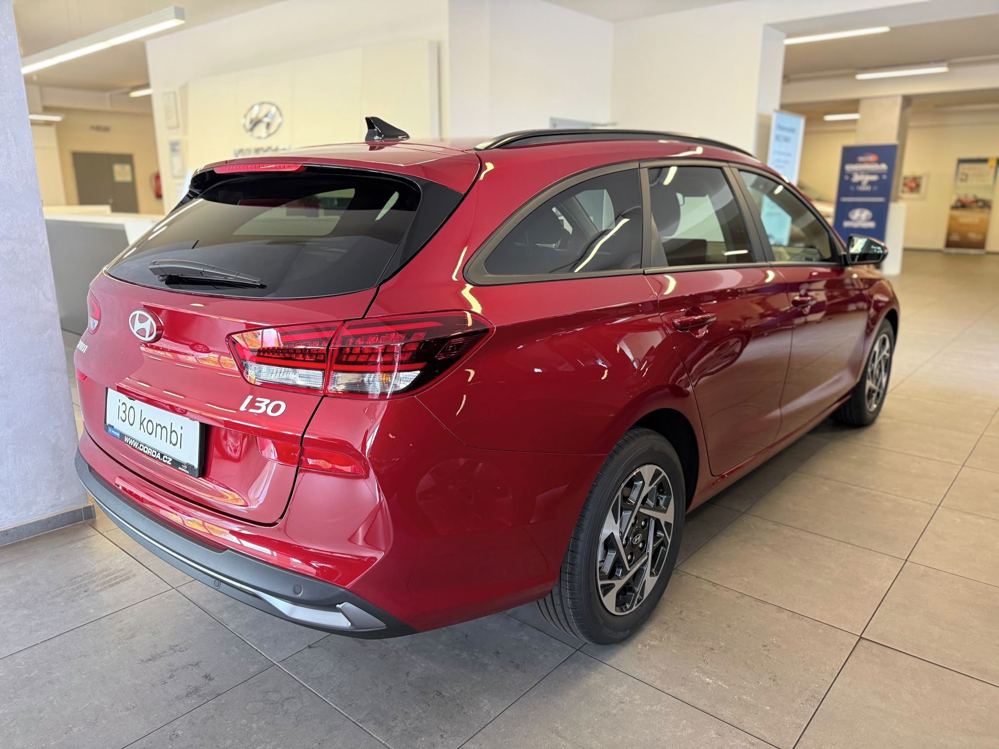 Hyundai i30, WG 1,6 T-GDI DCT GO CZECH - fotka 2