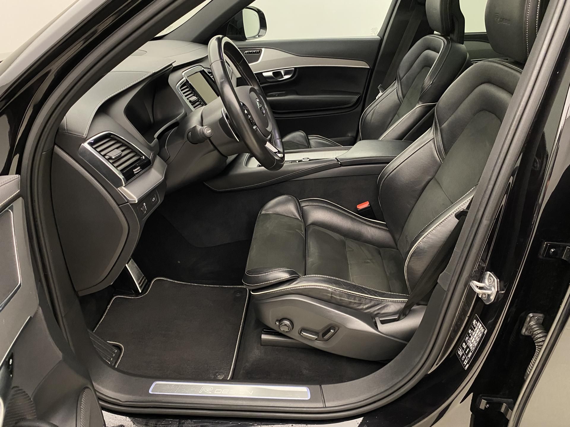 Volvo XC90, B5 AWD R-DESIGN AUT 7míst - fotka 3