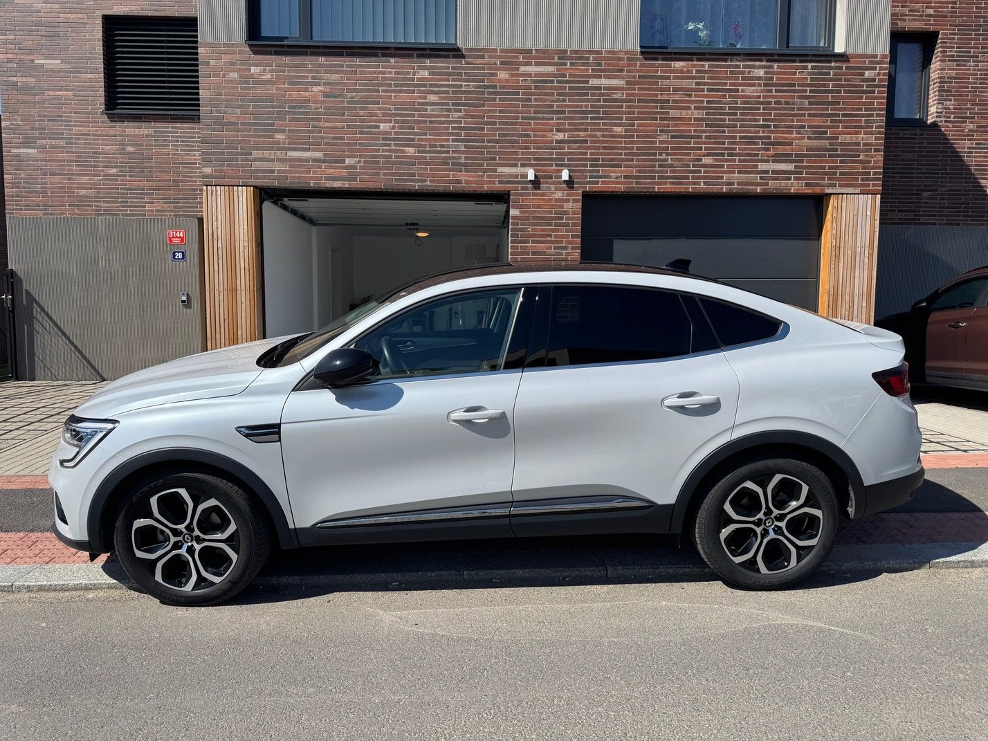 Renault Arkana, 1.6 E-TECH Hybrid - fotka 6