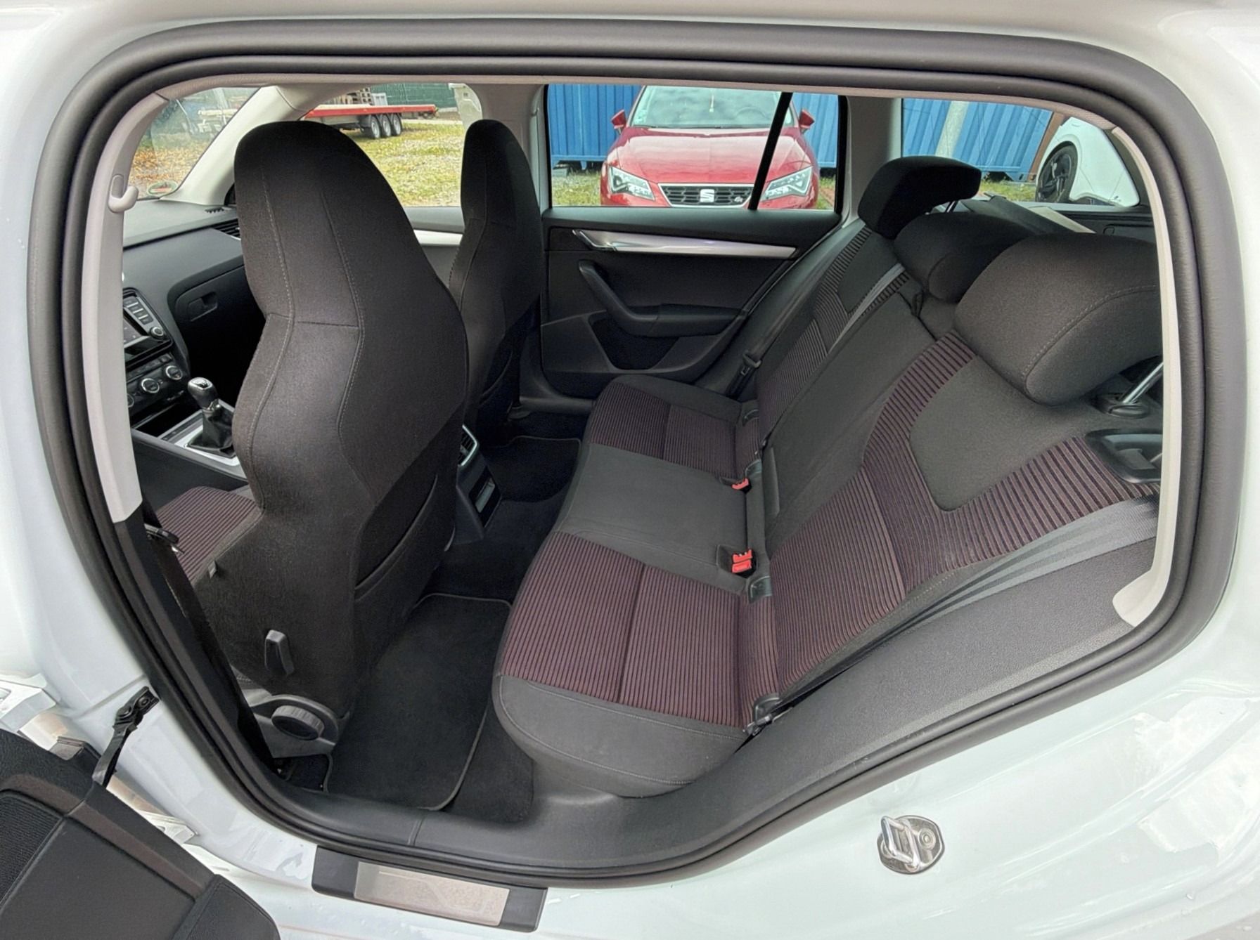 Škoda Octavia, 1.2 TSI 81 KW 1 maj serv kniha - fotka 6