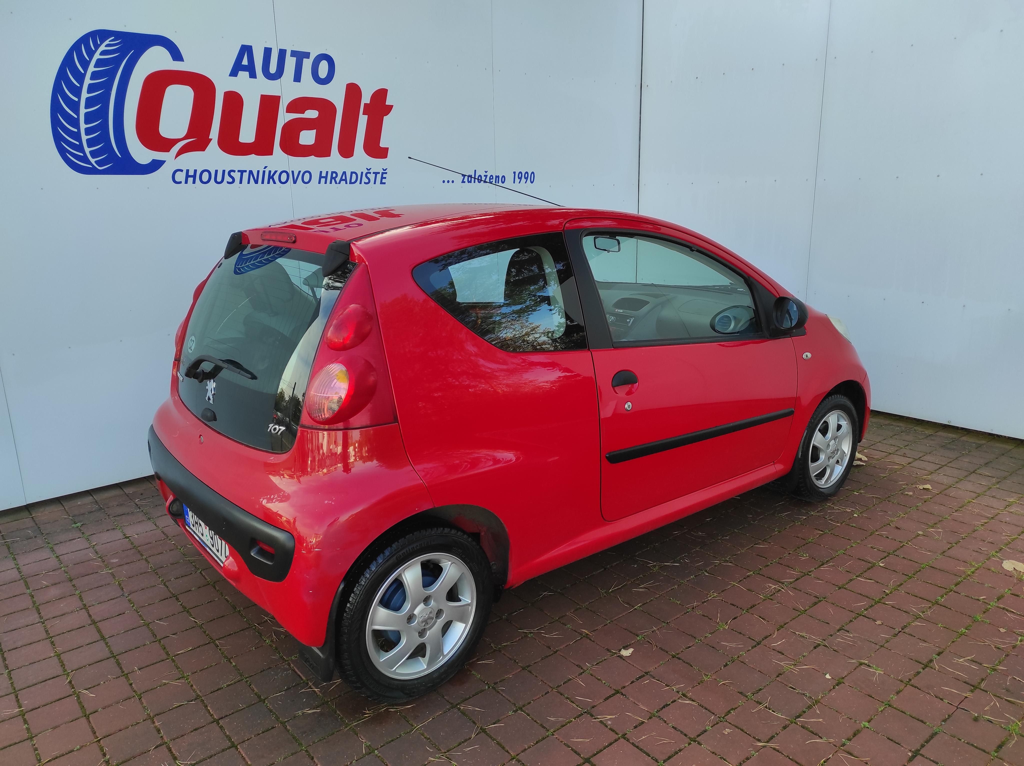 Peugeot 107, 1.0 ČR 1.M. SERVIS 26 tis. km - fotka 3
