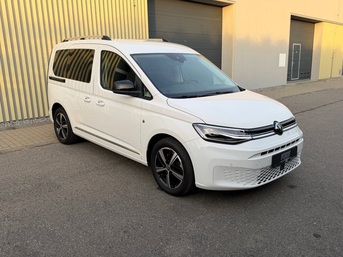 Volkswagen Caddy, 2.0TDi 90kW DSG! STYLE! Tažné - fotka 4