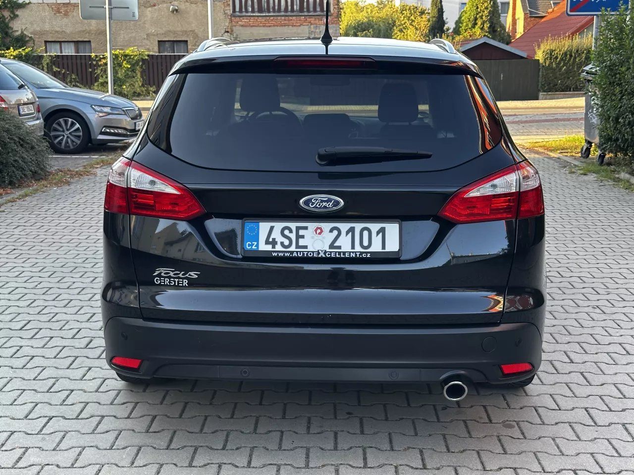 Ford Focus, 1.6 16V Titanium Navi Xenony - fotka 6