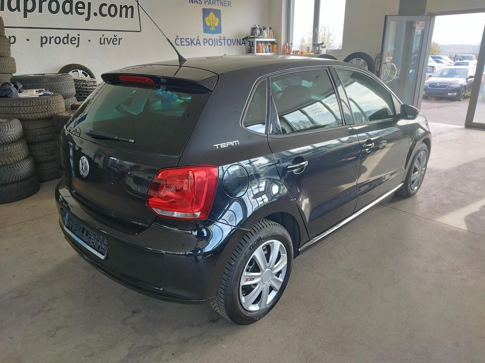 Volkswagen Polo, 1,4i 63KW AUT.KLIMA SERVISKA - fotka 5