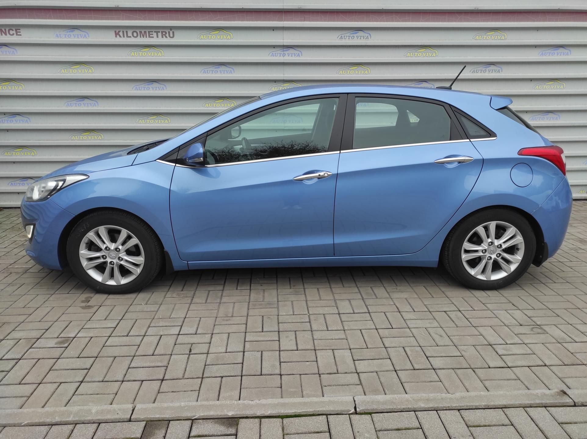 Hyundai i30, 1.6 CRDI 94kw Trikolor - fotka 2