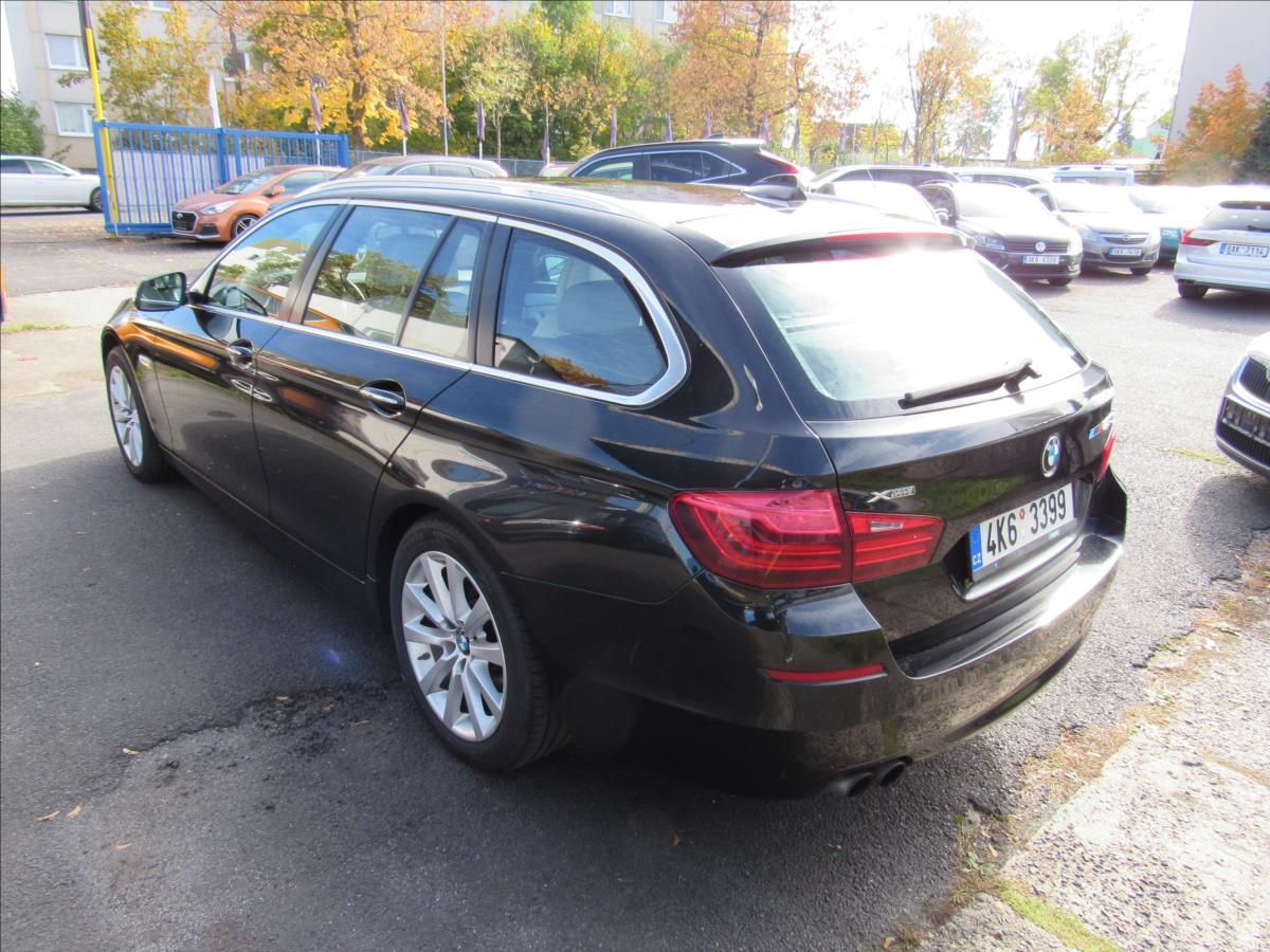 BMW Řada 5, 3,0 d 530D xDrive - fotka 4