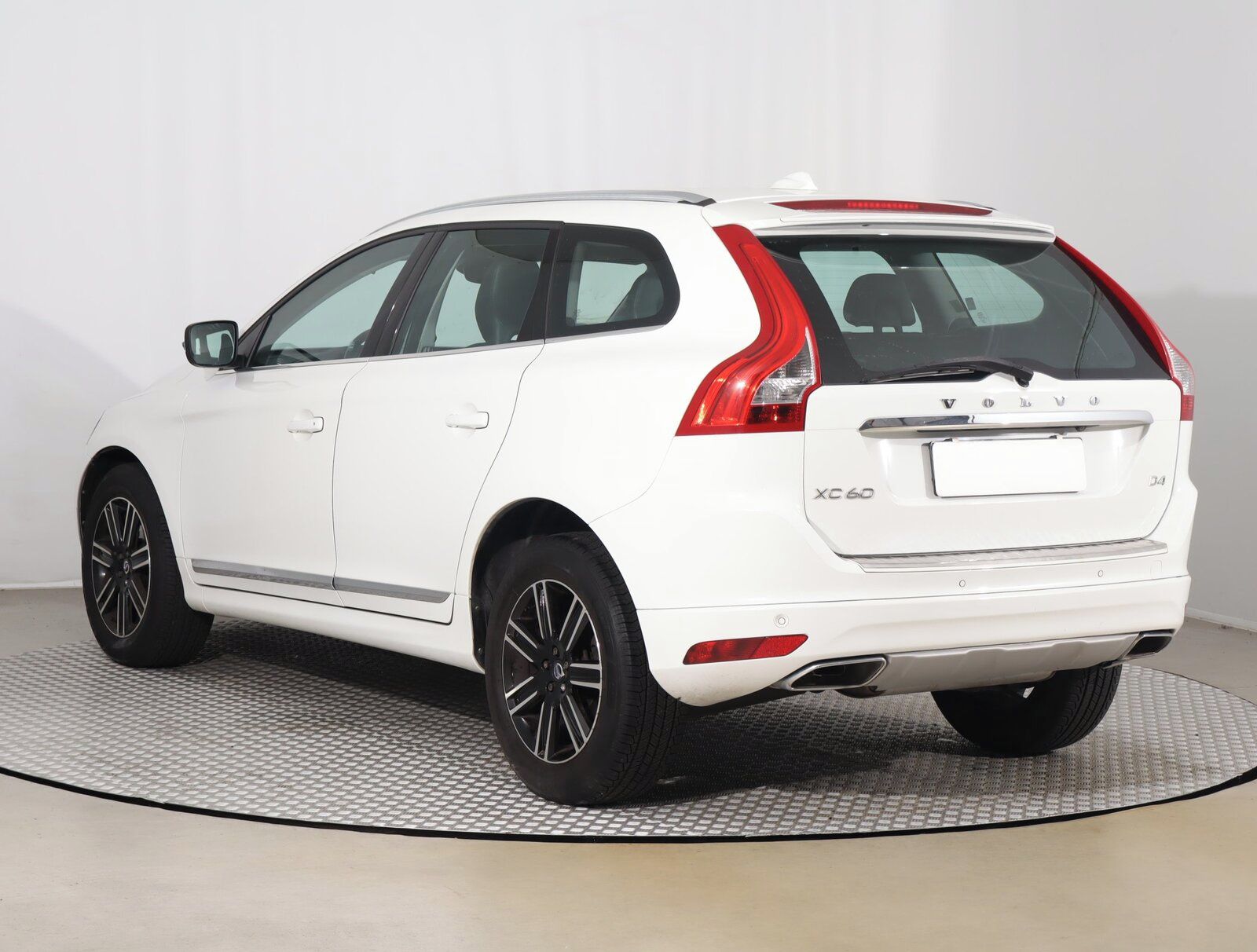 Volvo XC60, D4, Automat - fotka 4