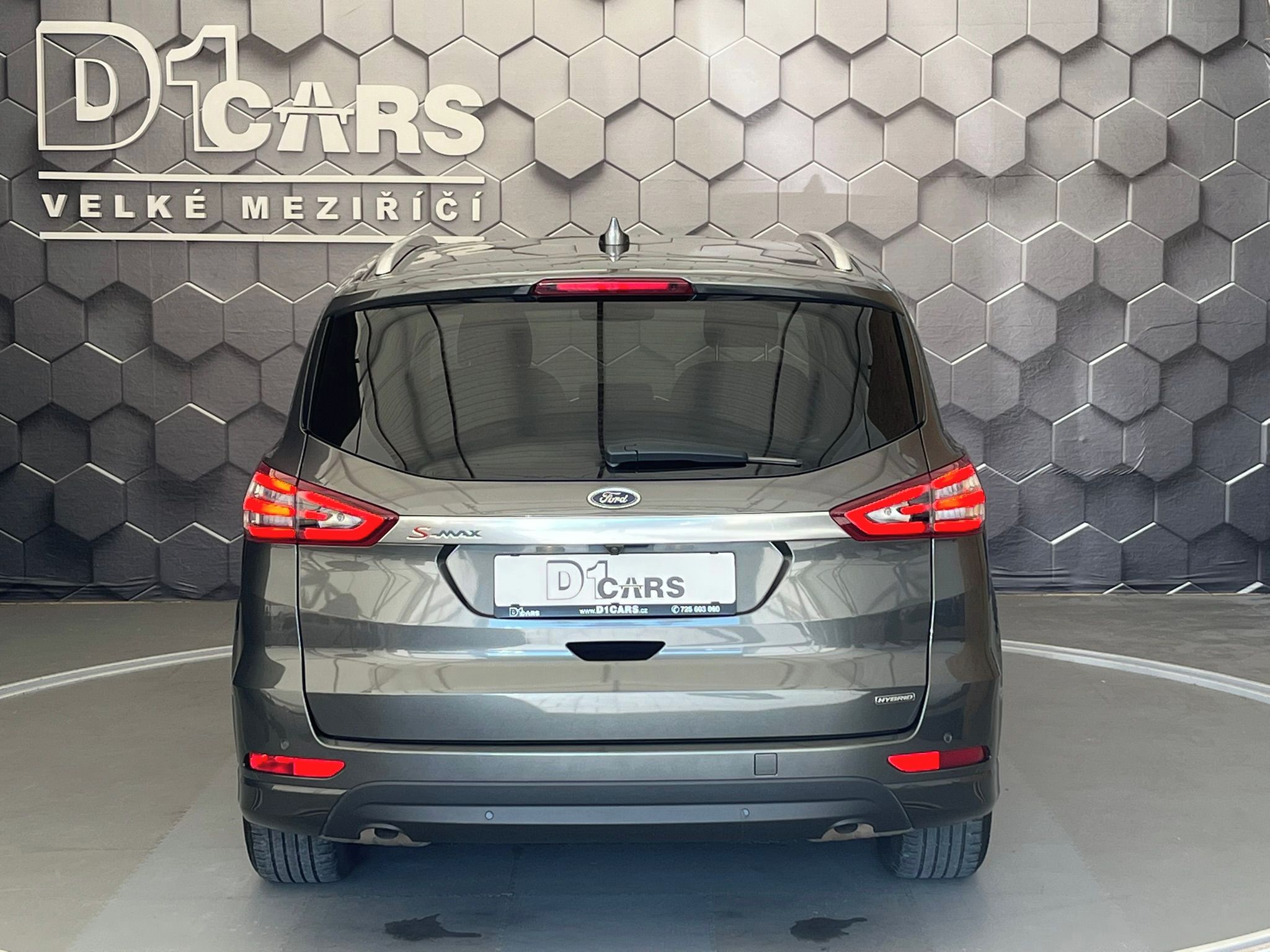 Ford S-MAX, 2,5 HEV Titanium 7míst - fotka 3