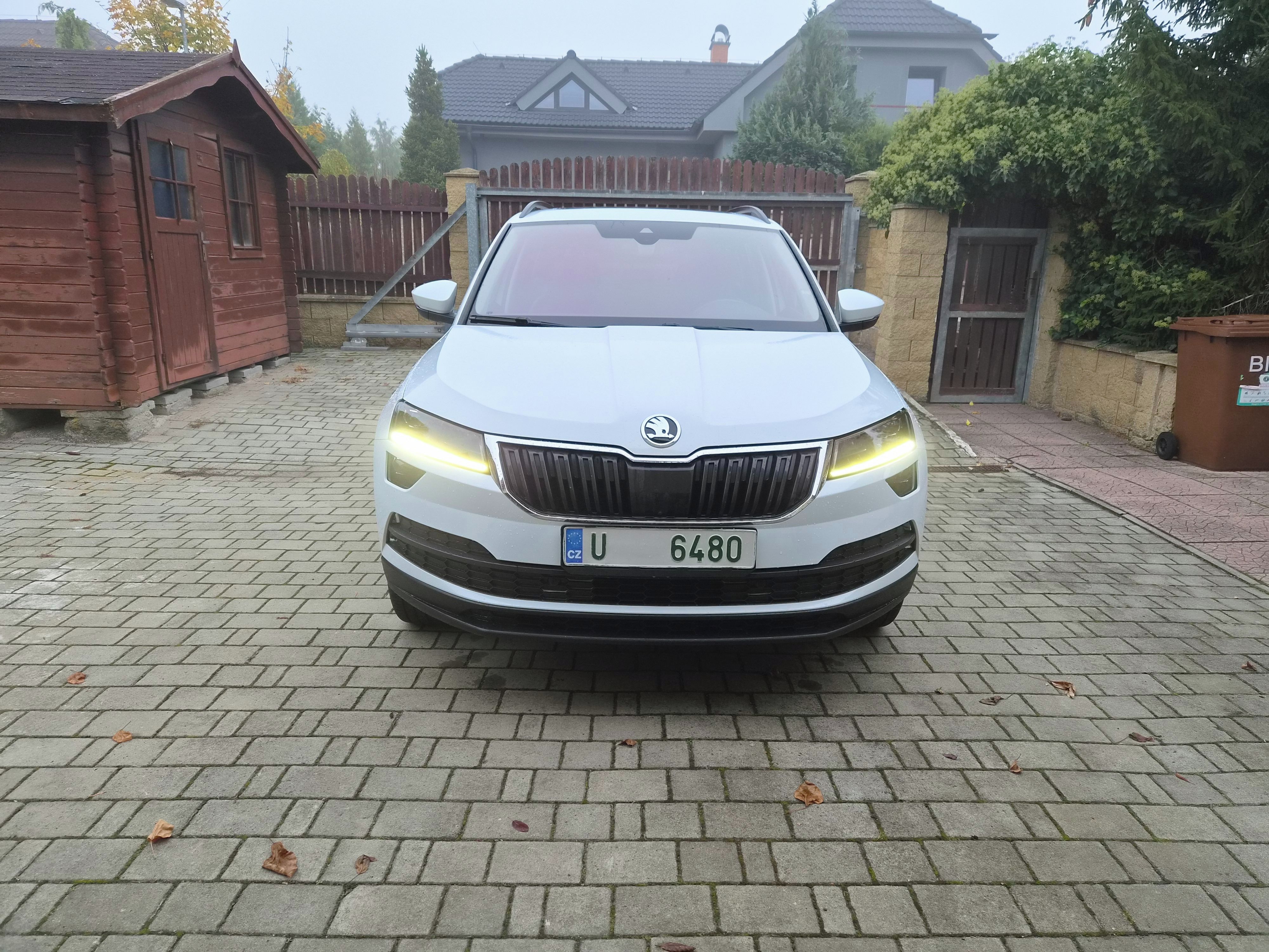 Škoda Karoq, 2,0TDi DSG VIRTUAL PANO tažný - fotka 2