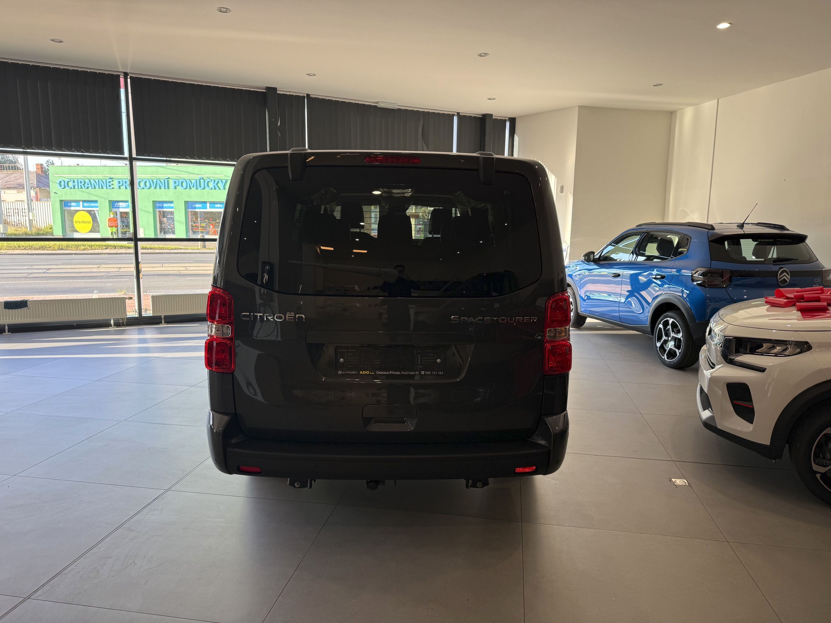 Citroën SpaceTourer, SHINE L3 2.2 BlueHDi 180 S&S E - fotka 4