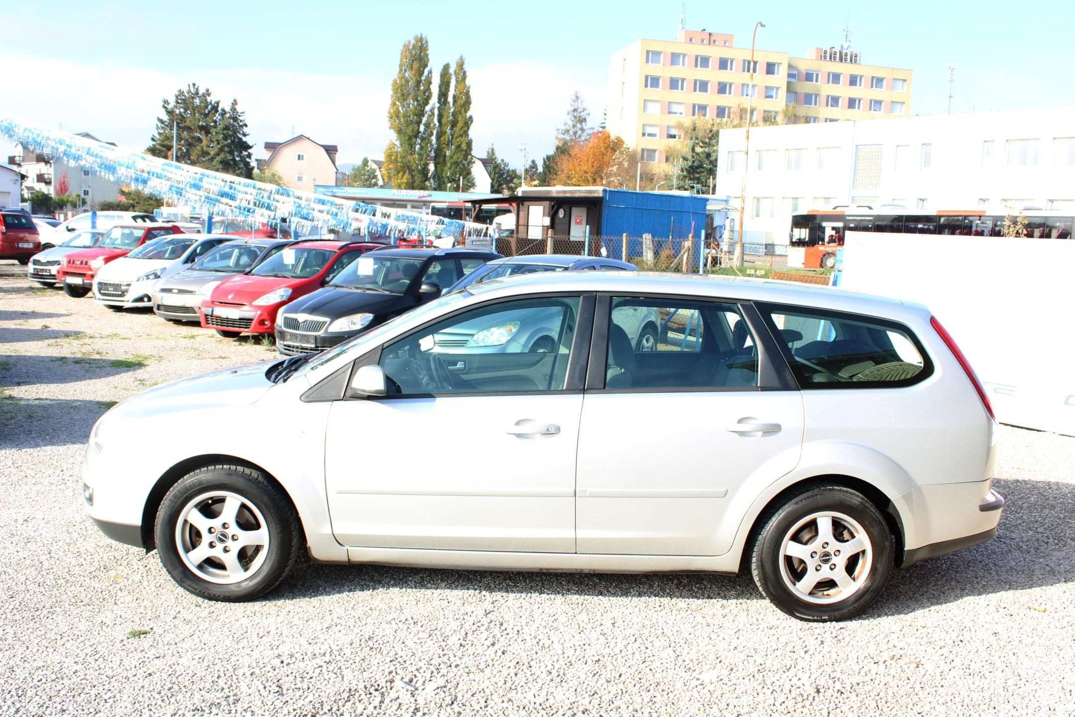 Ford Focus, 1,6i KLIMA EL.OKNA TEMPOMAT - fotka 4