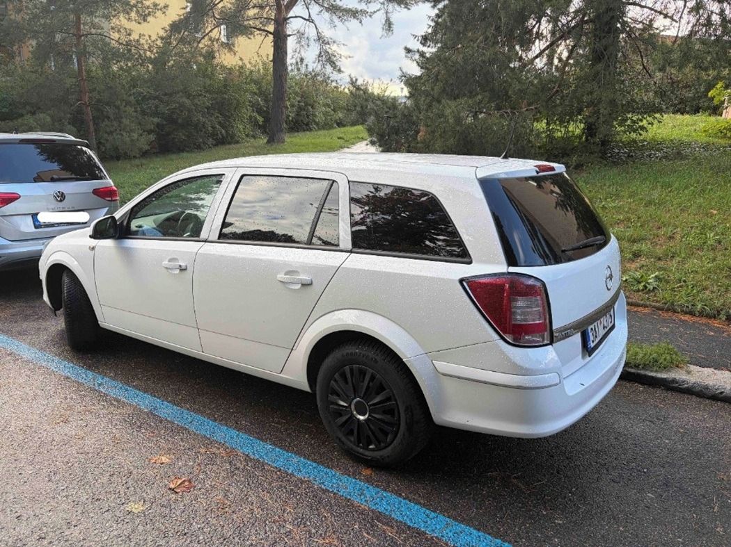 Opel Astra, 1.6i,původ ČR, Servisováno - fotka 4