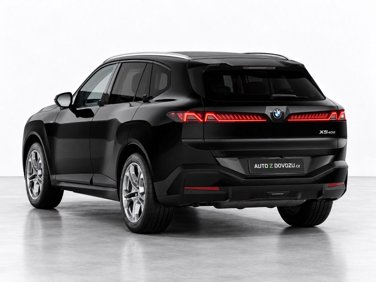 BMW X5, 40d xDrive M-PAKET, B&W, PANO - fotka 4