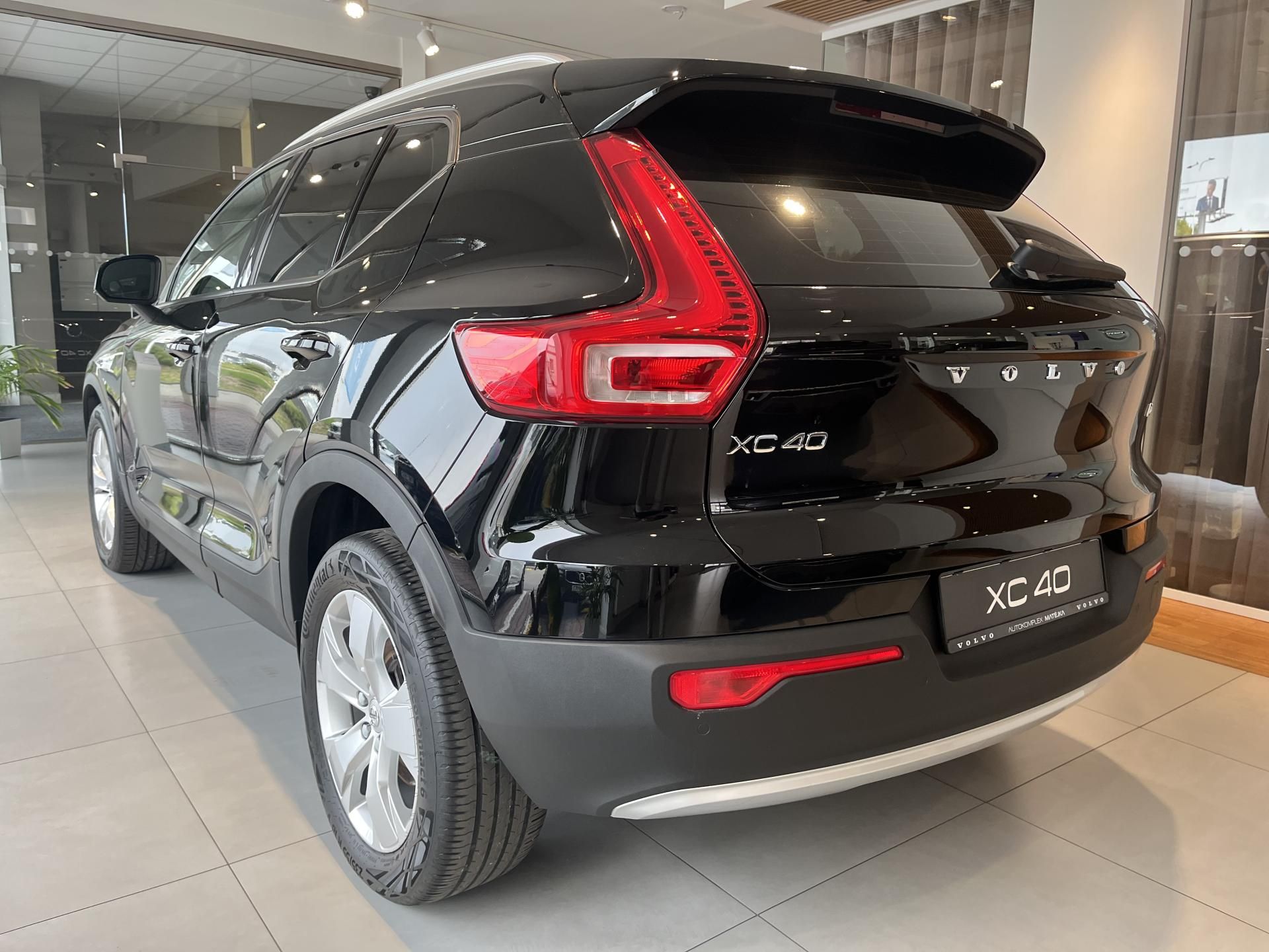 Volvo XC40, D3 AWD MOMENTUM - fotka 5