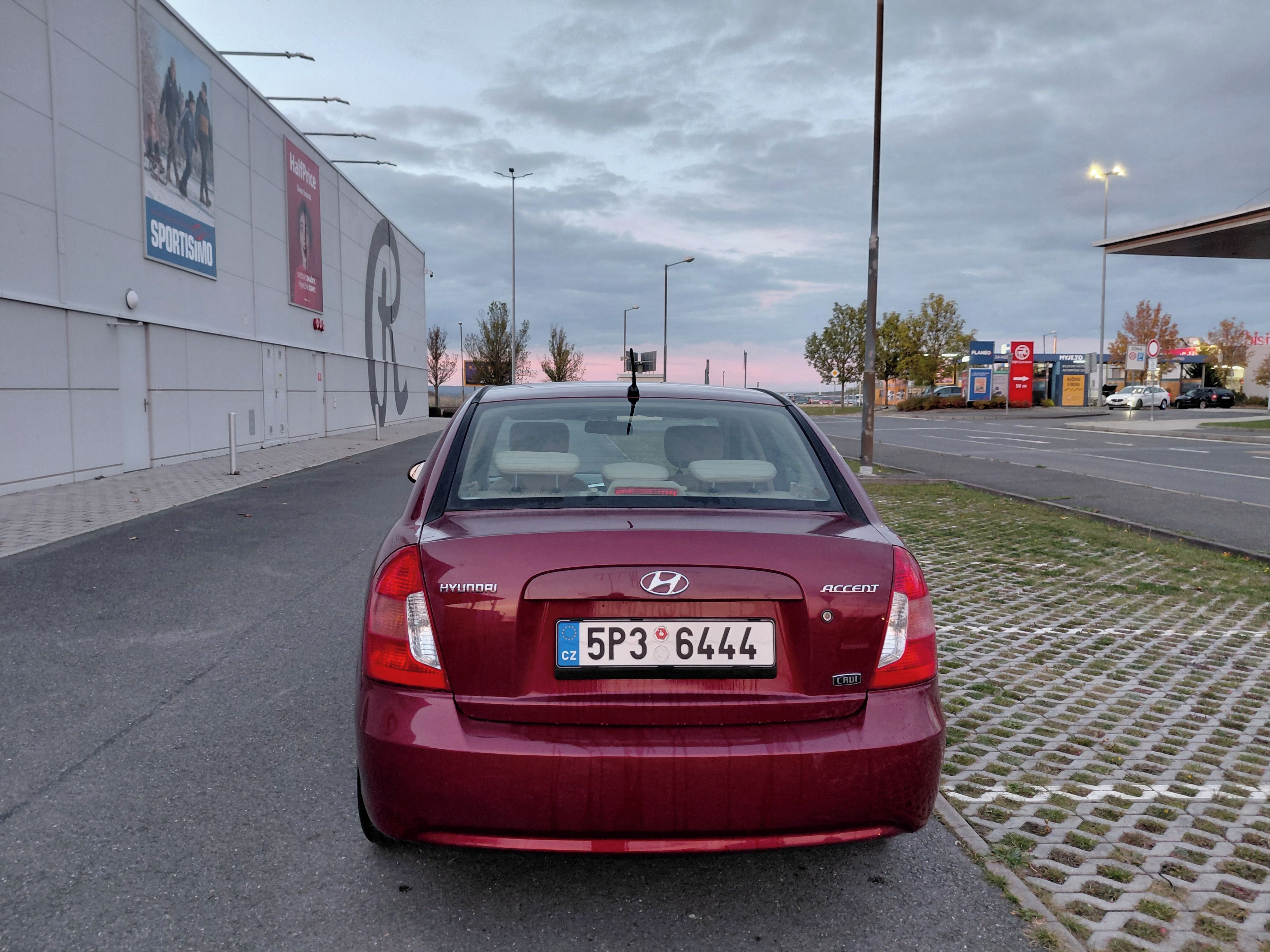 Hyundai Accent, 1.5CRDI 81KW 2.MAJ SPOLEHLIVÉ - fotka 6